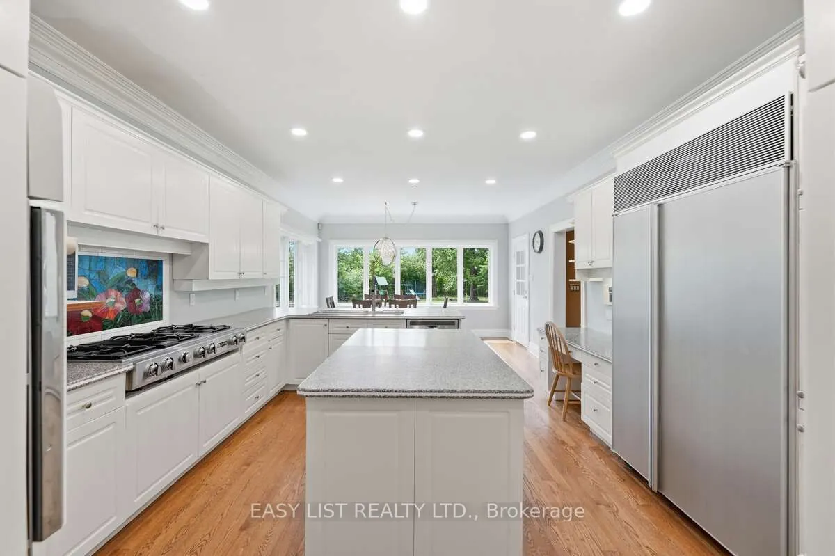 28 Marchbrook Circle