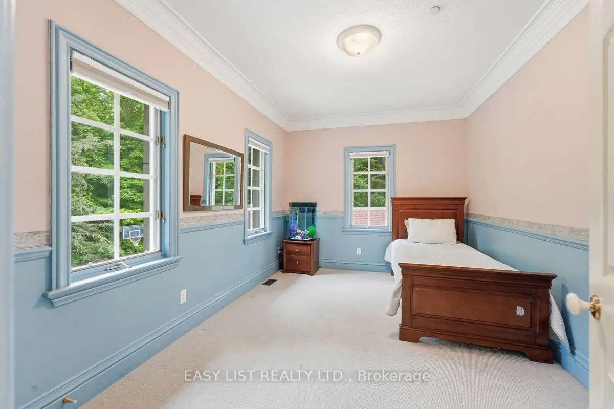 28 Marchbrook Circle