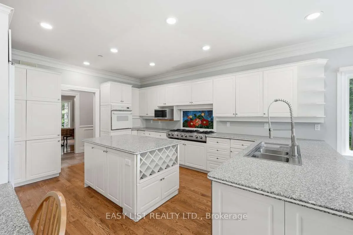 28 Marchbrook Circle