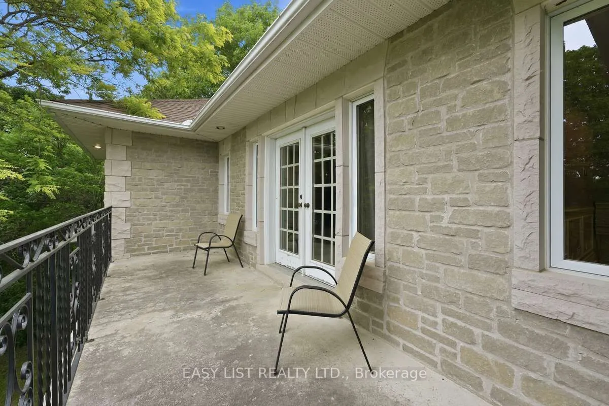 28 Marchbrook Circle