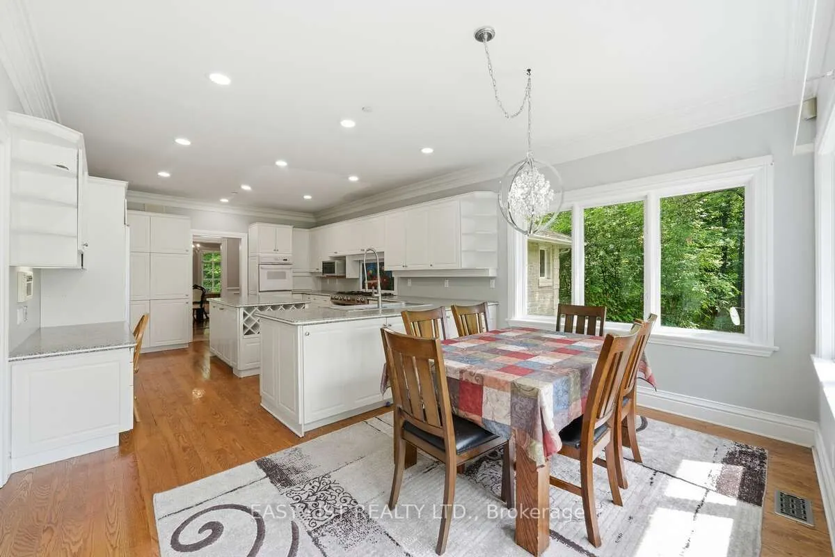 28 Marchbrook Circle