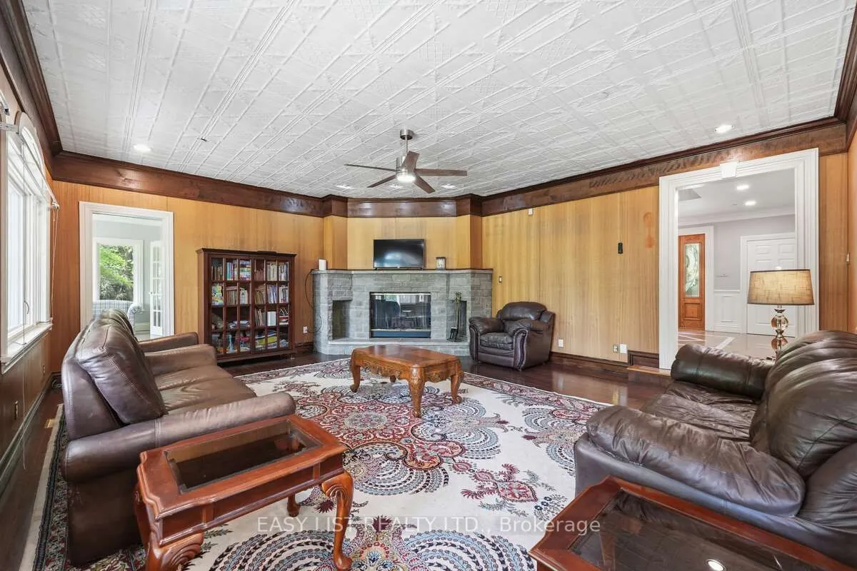 28 Marchbrook Circle