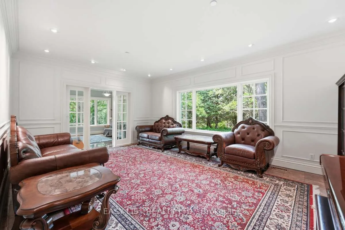 28 Marchbrook Circle