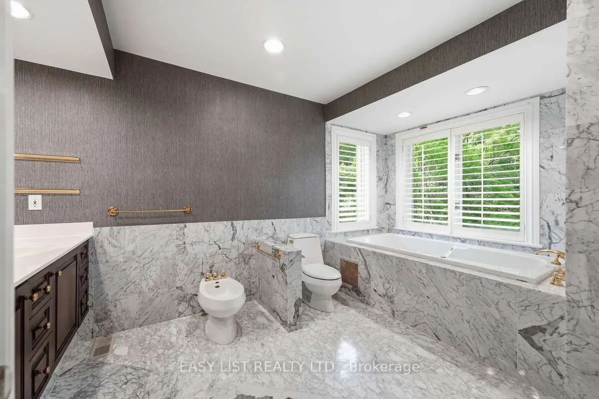 28 Marchbrook Circle