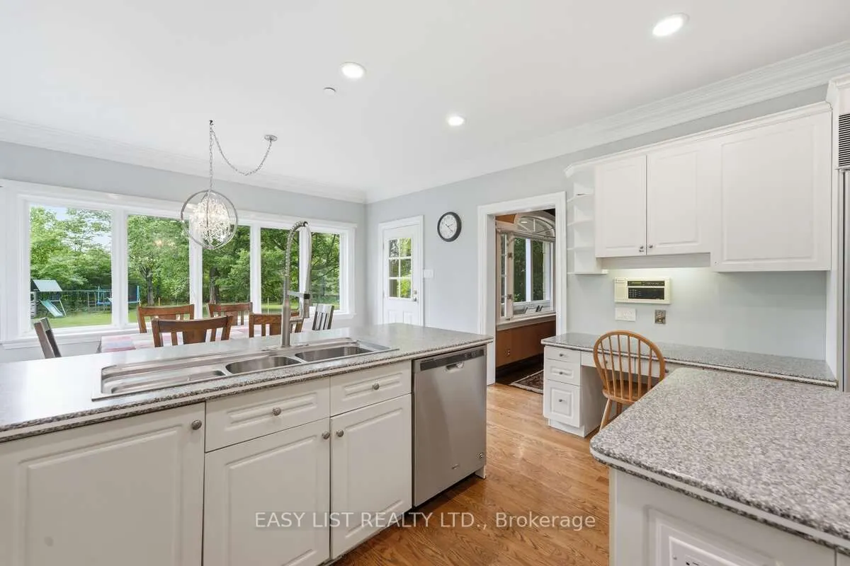 28 Marchbrook Circle