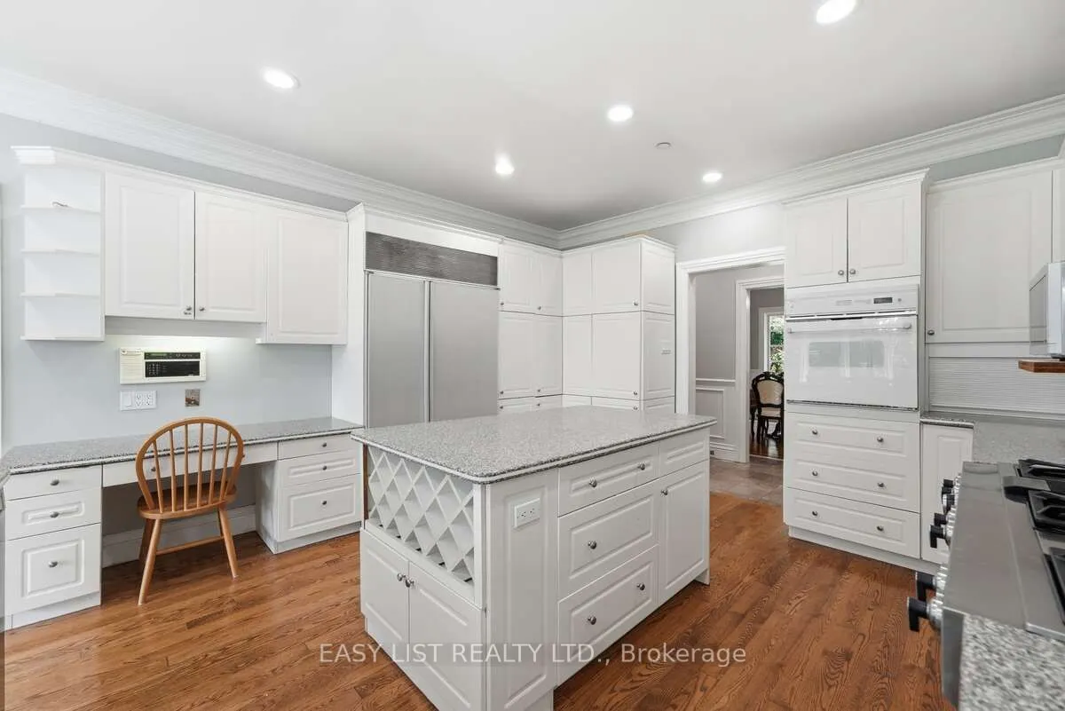 28 Marchbrook Circle