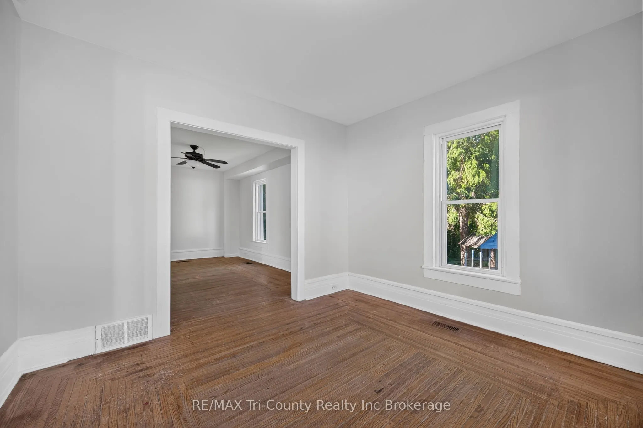 61 Brock Street E