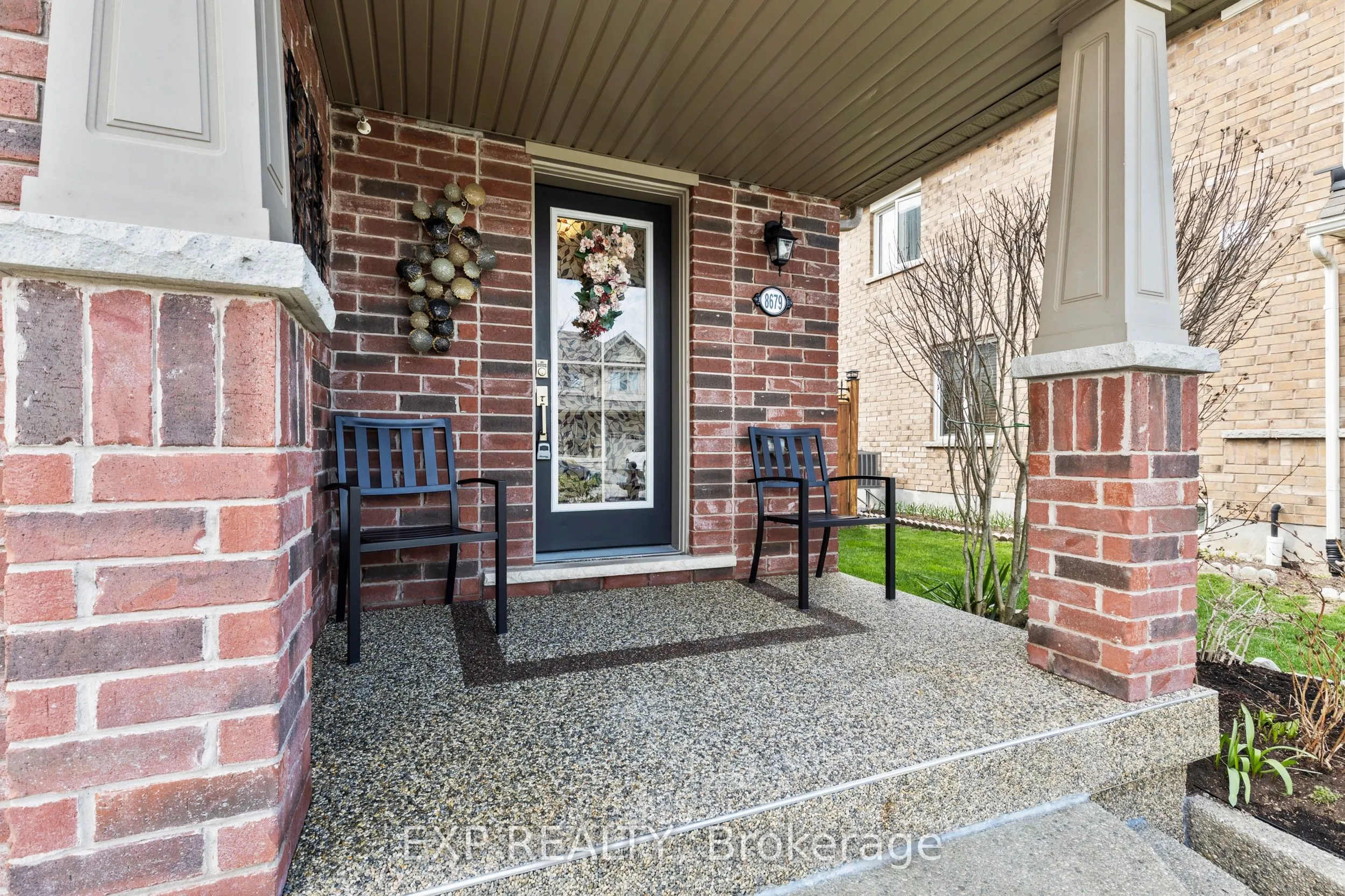 8679 Dogwood Crescent