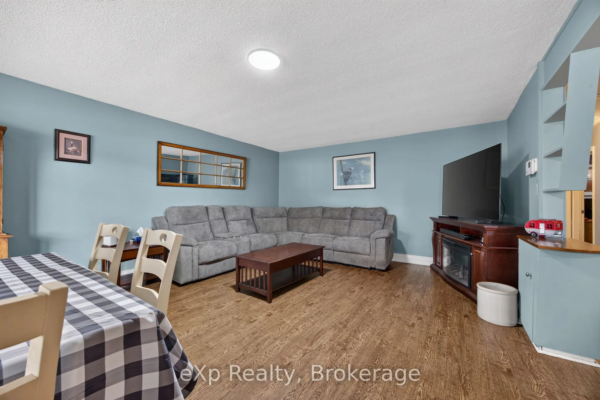 29 Concession Street E