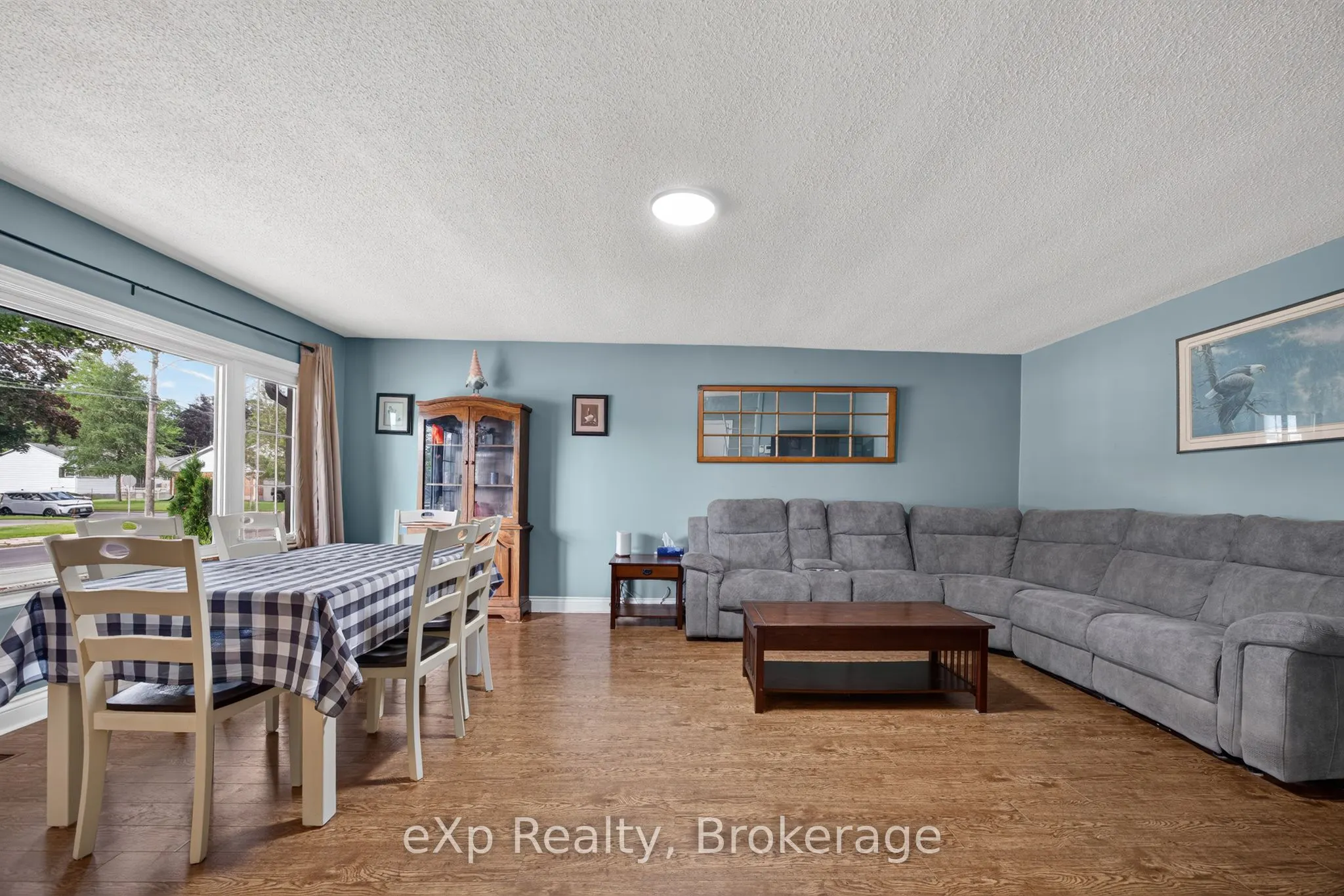 29 Concession Street E