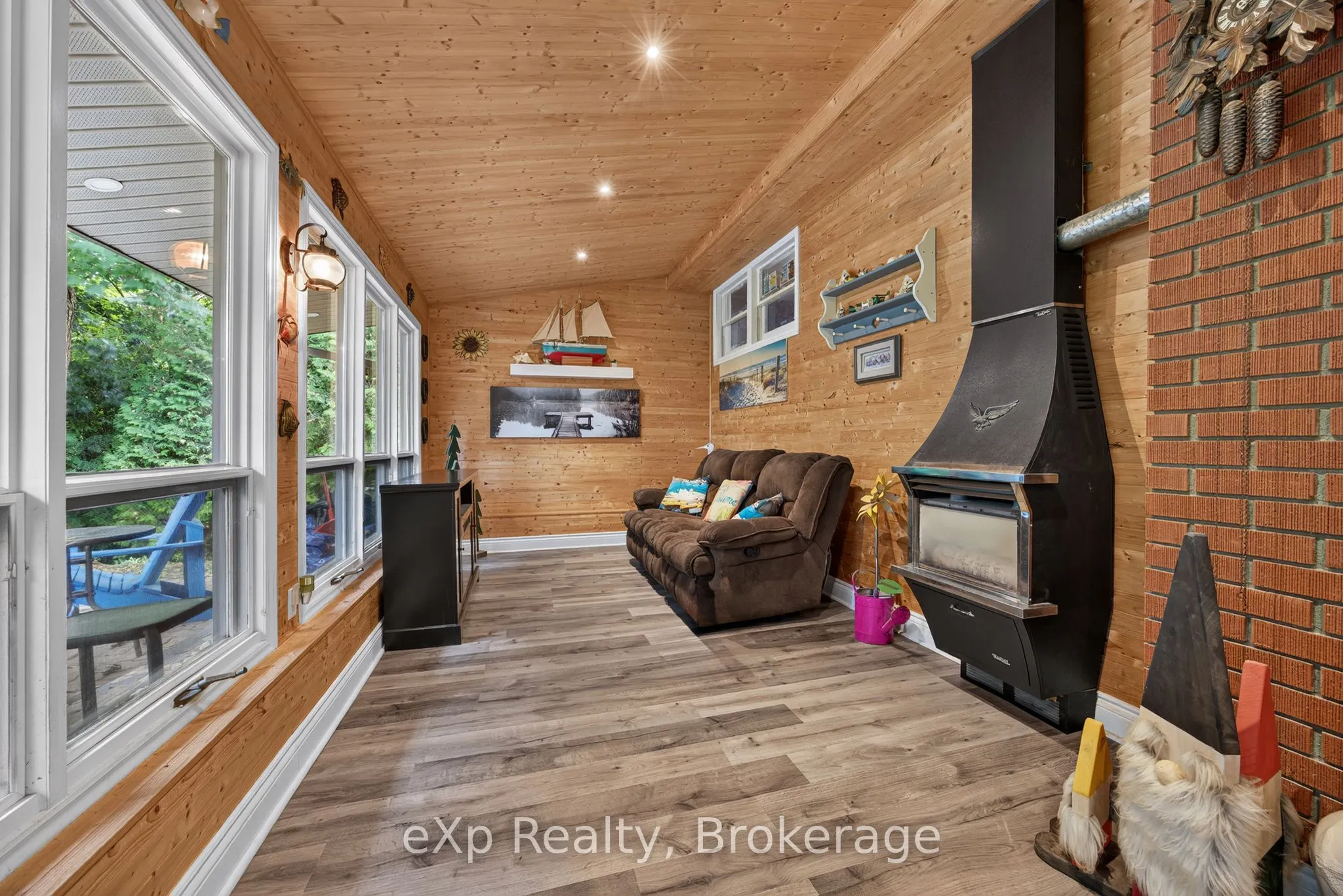 29 Concession Street E
