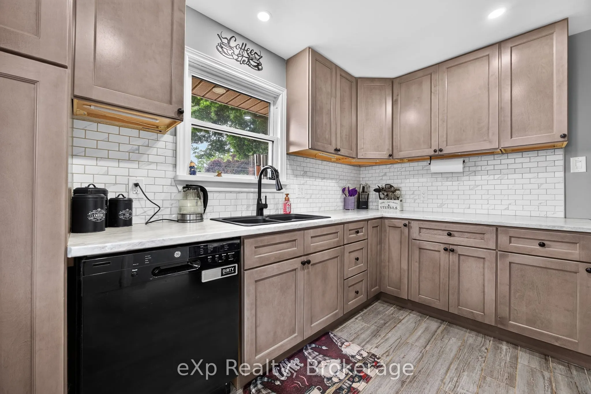 29 Concession Street E