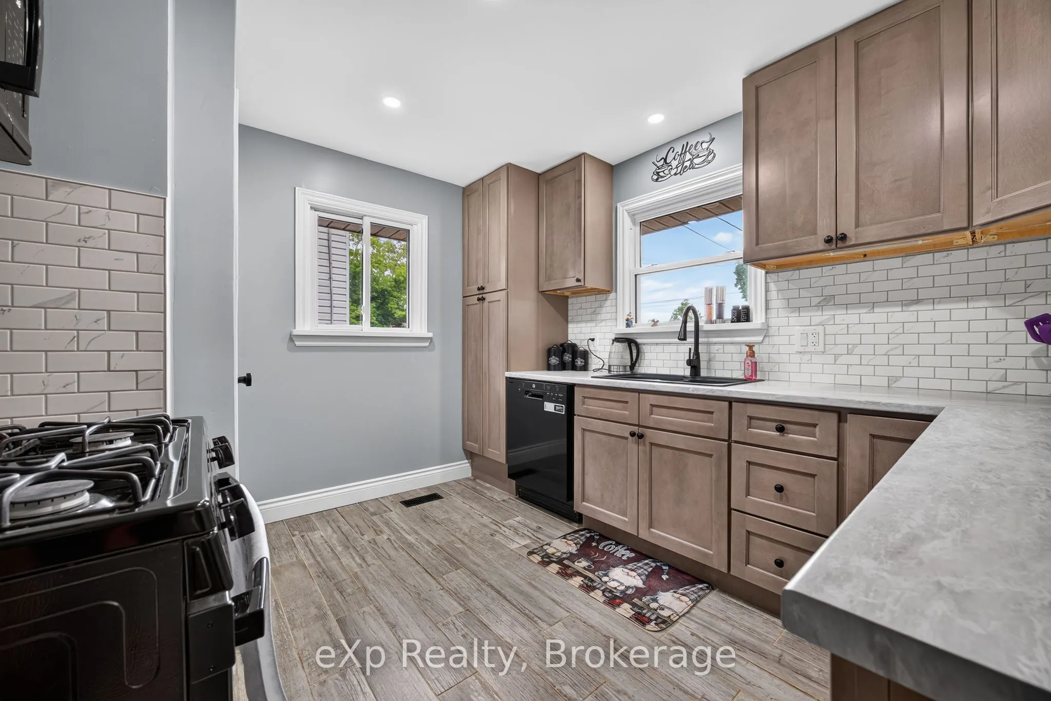 29 Concession Street E