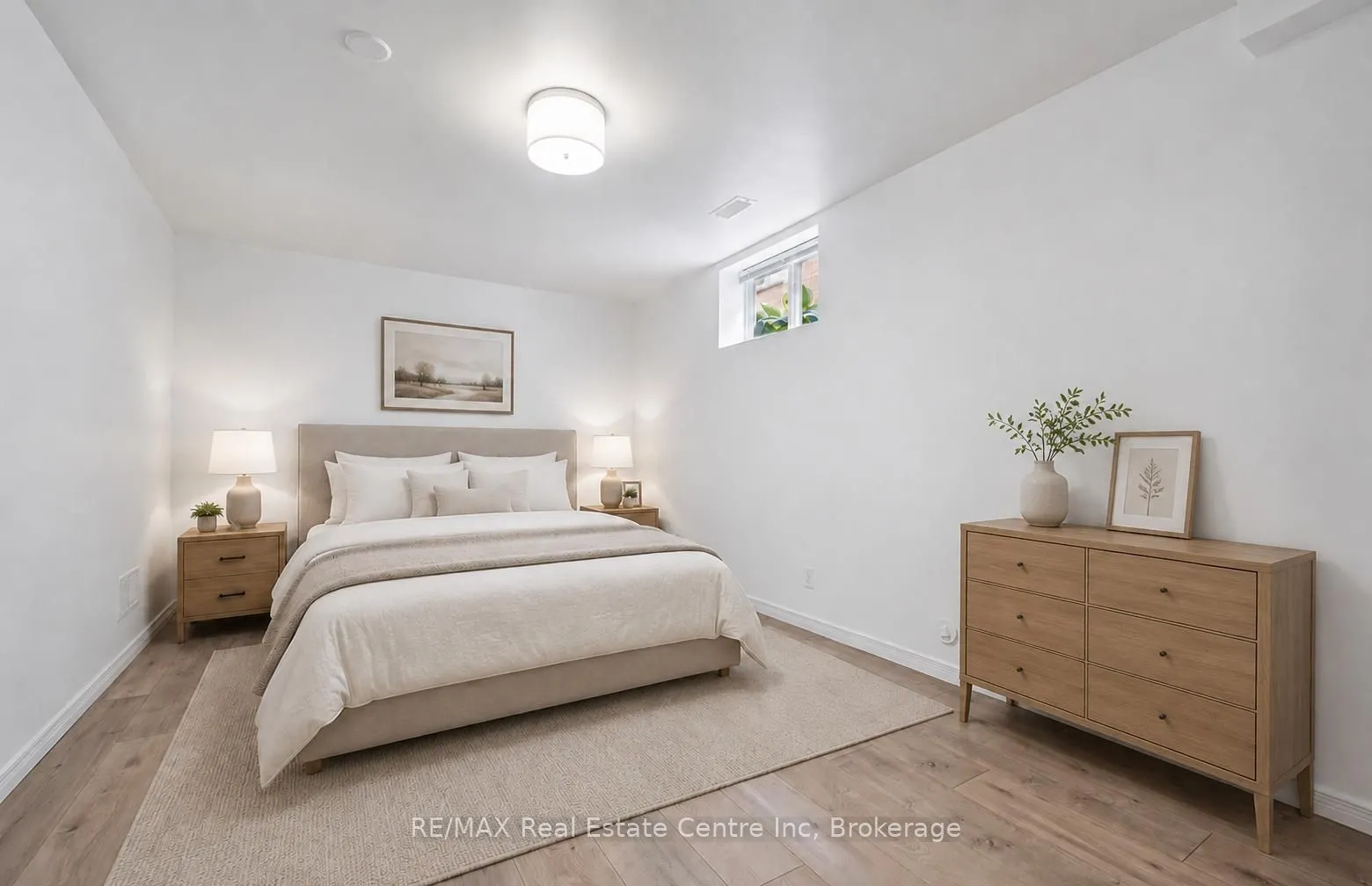 18 KEYS Crescent
