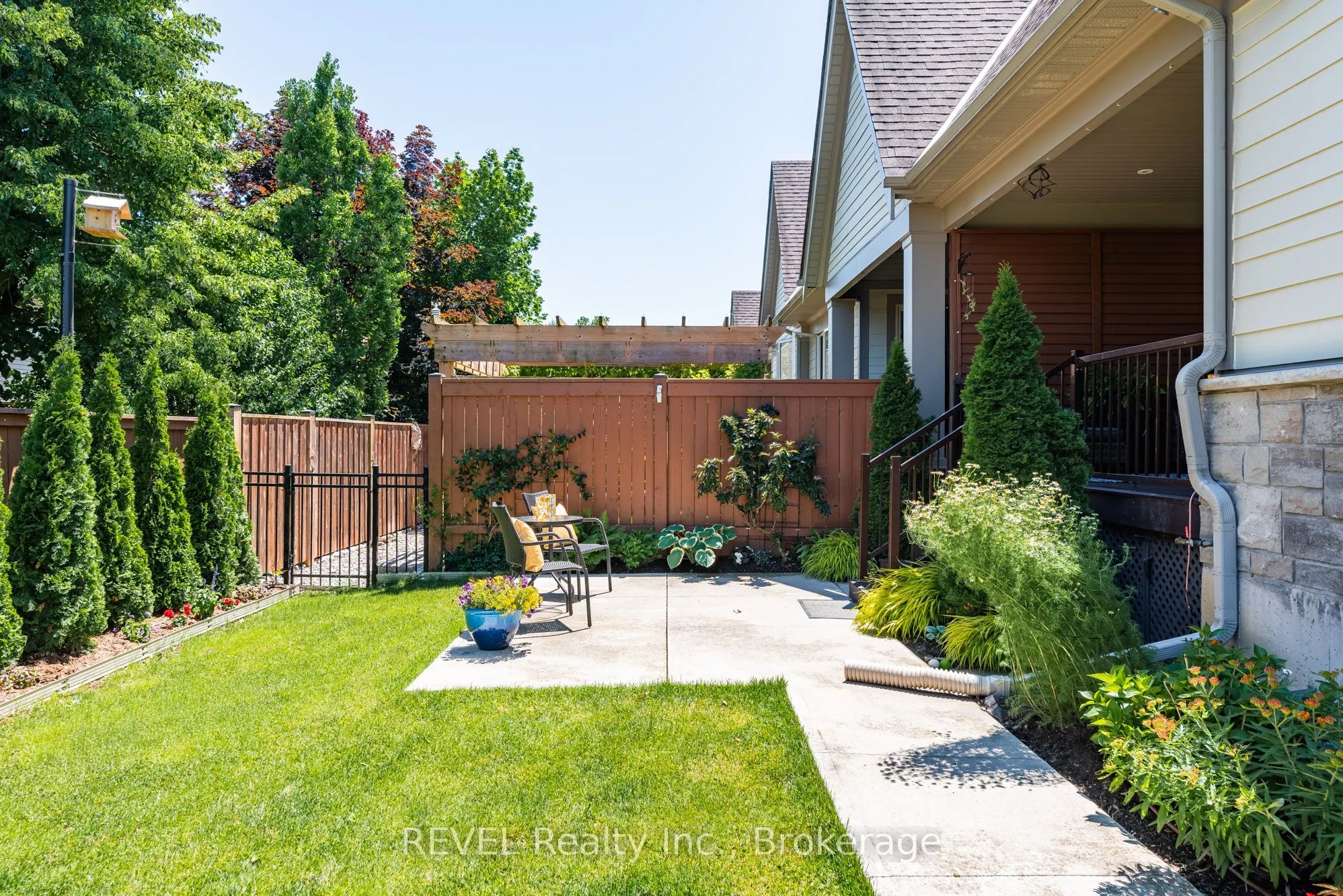 19 Francesco Crescent