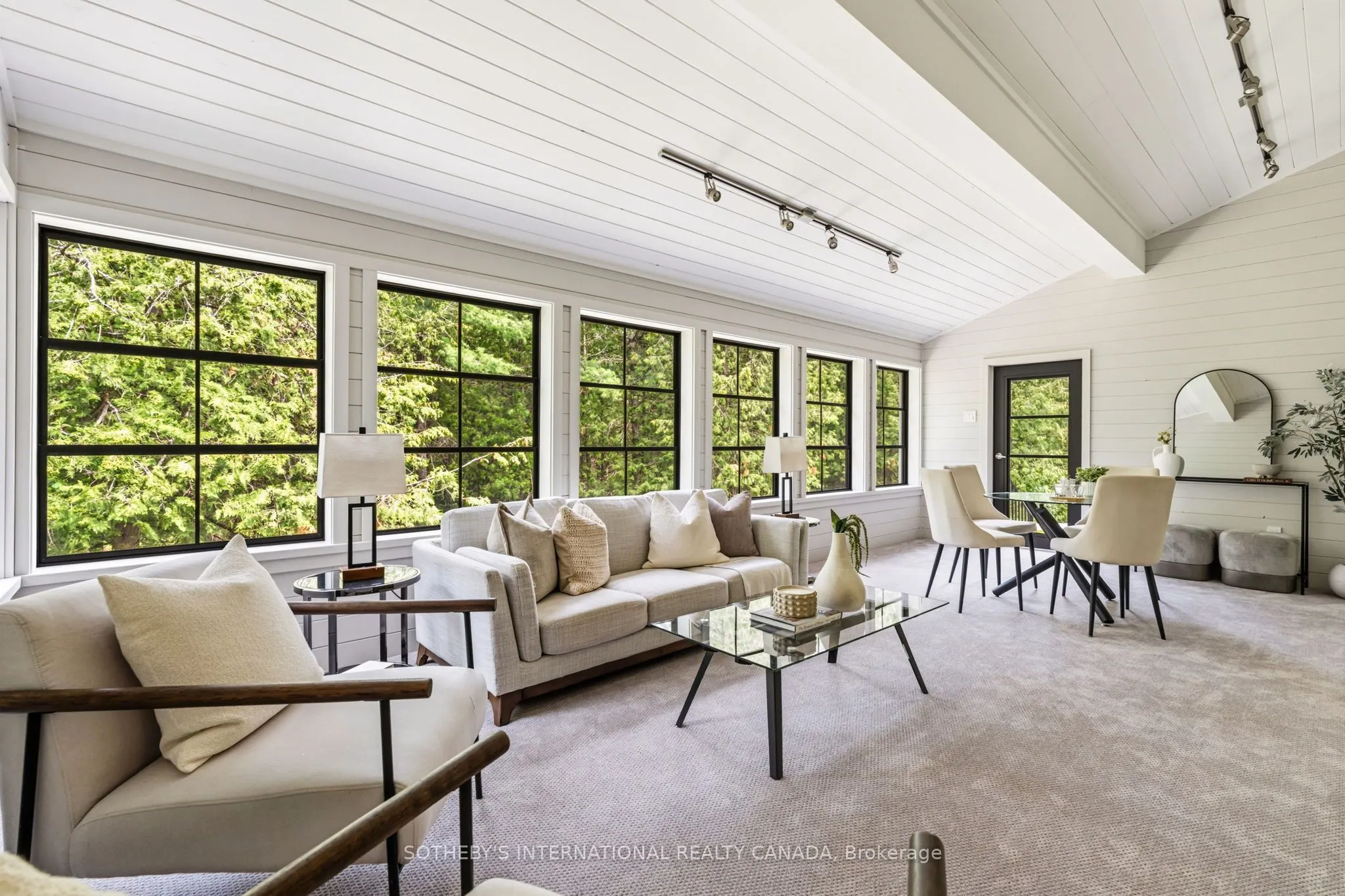 136 Princes Street W