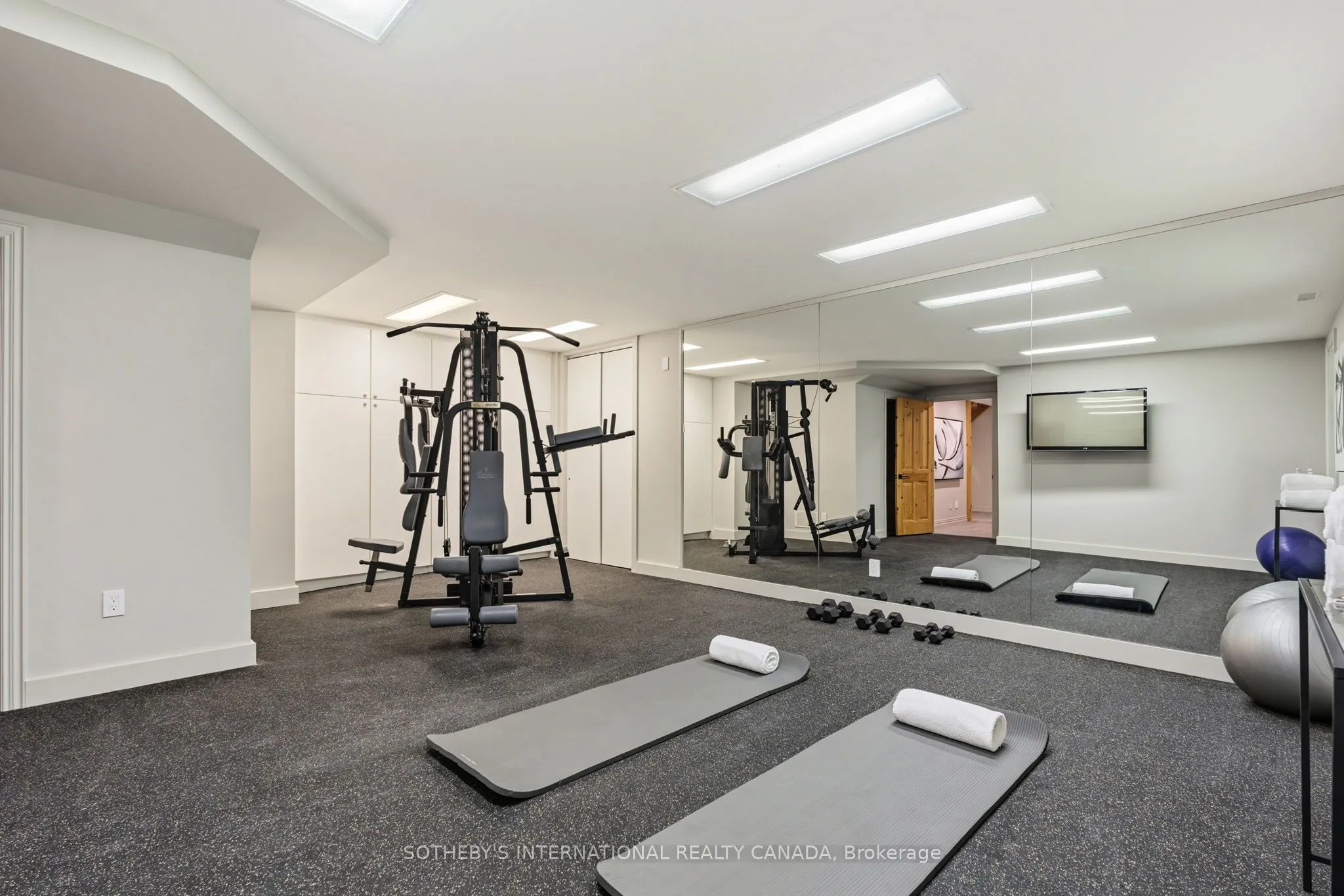 136 Princes Street W