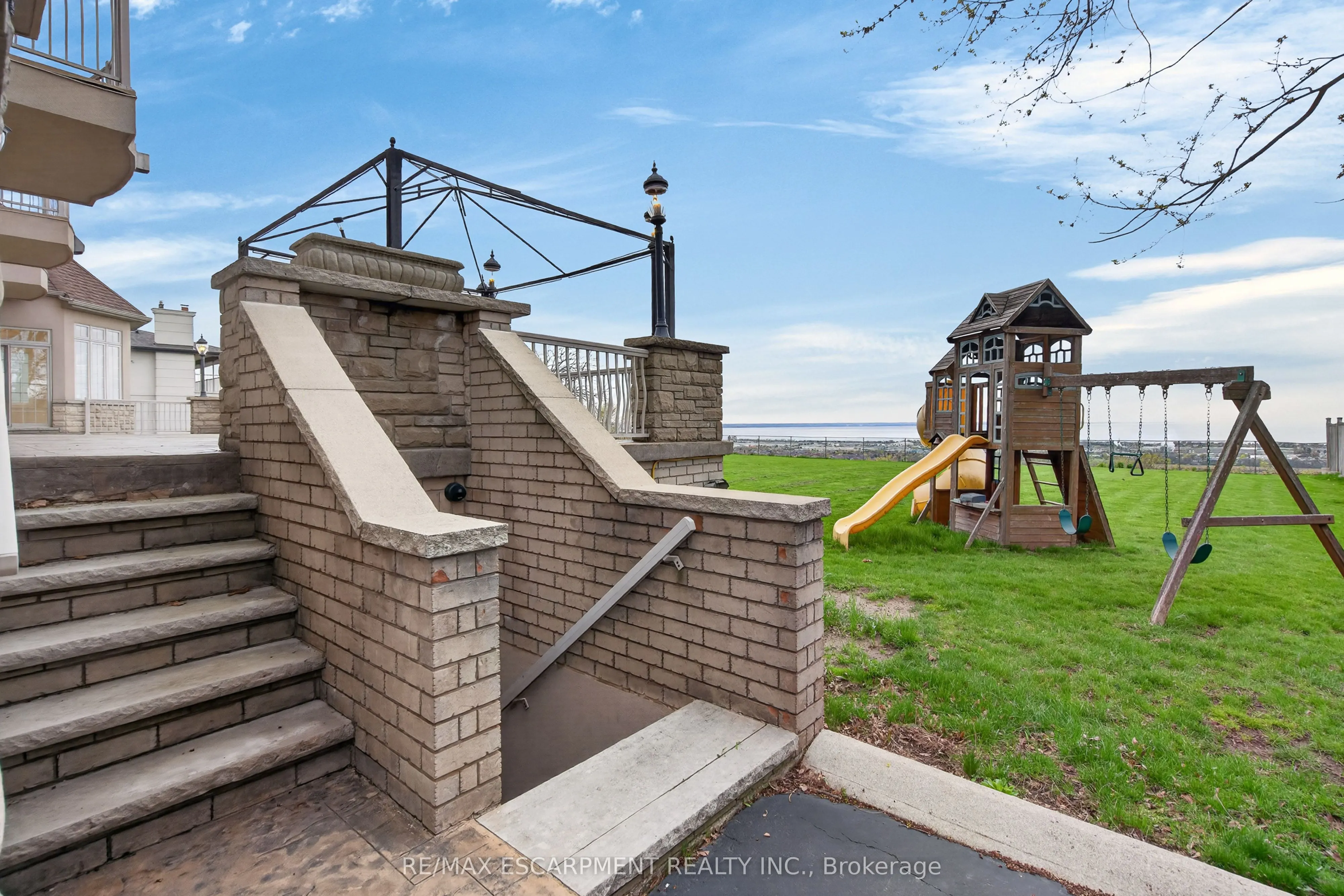 803 Ridge Road