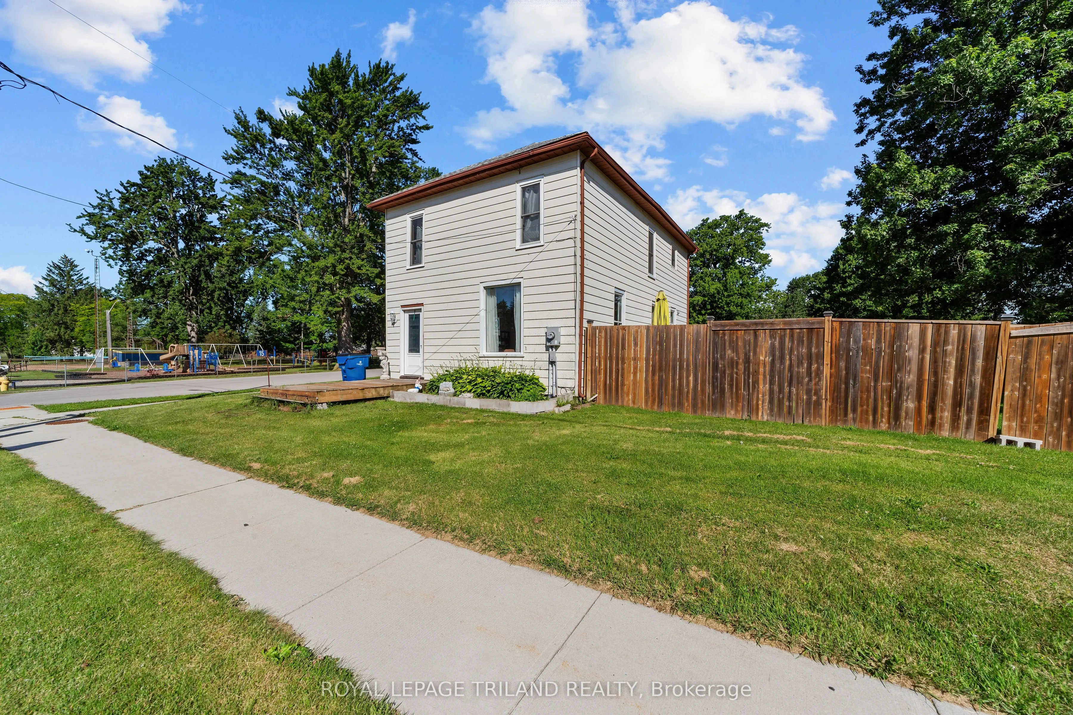 15 Dundas Street