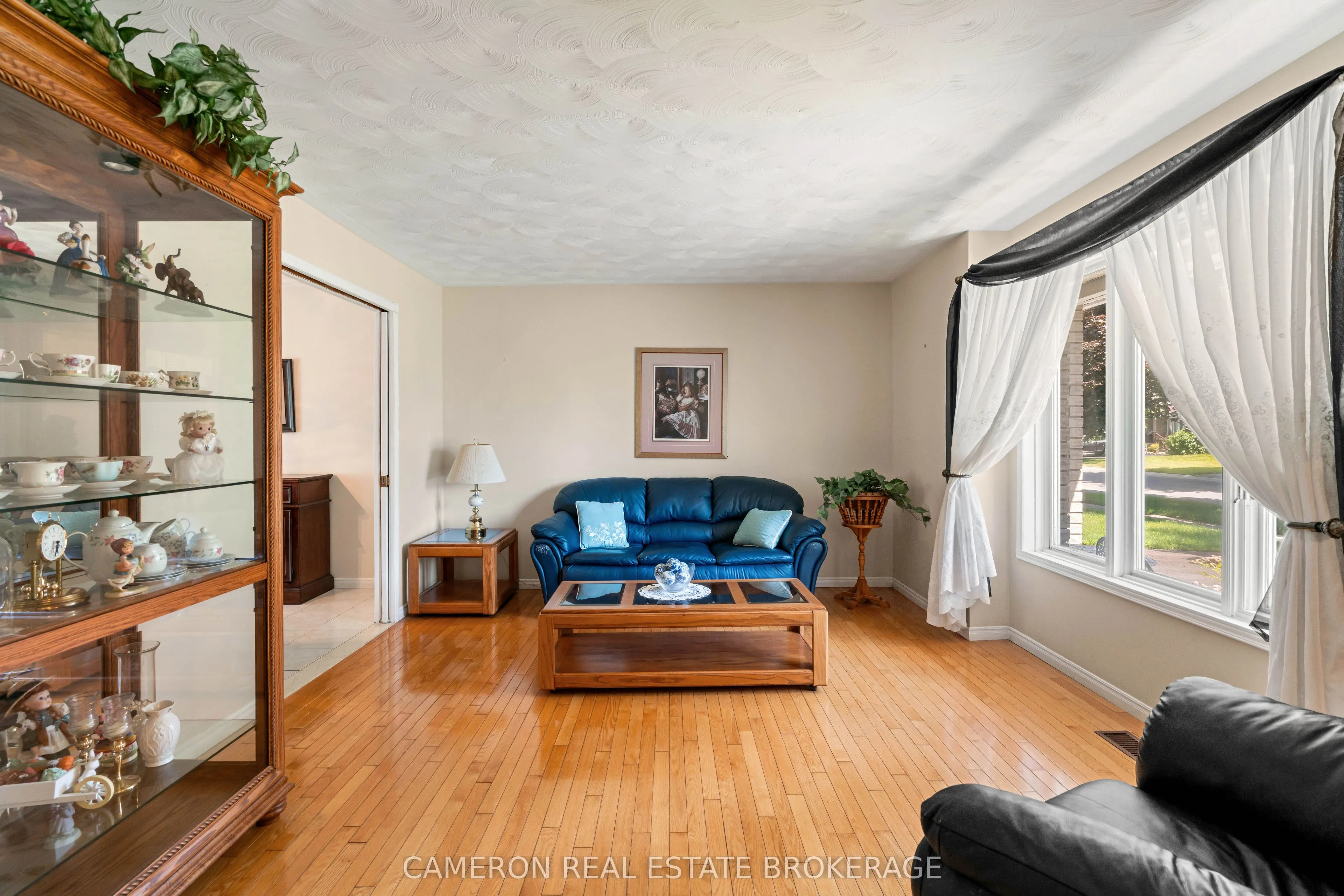 368 Angela Crescent