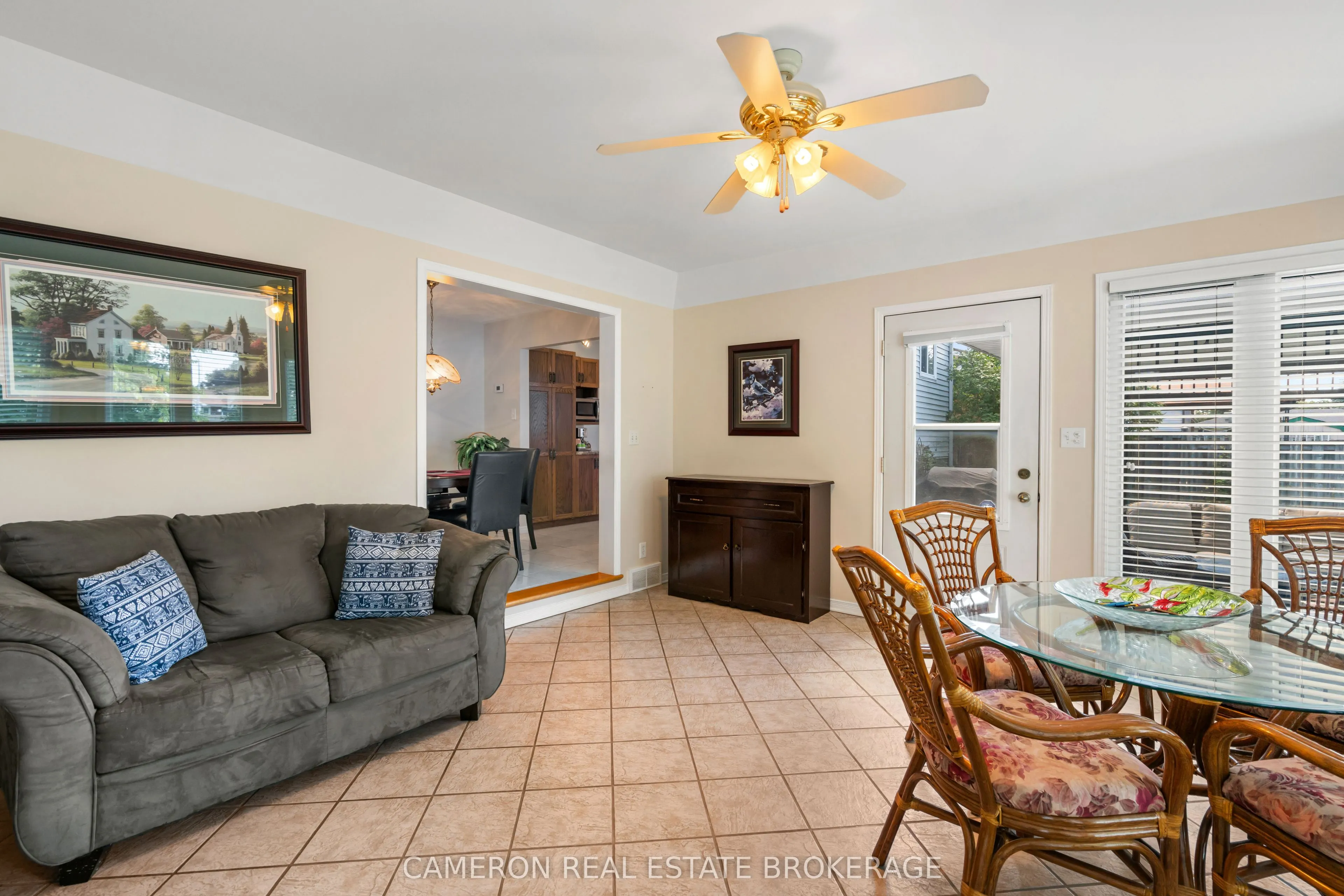 368 Angela Crescent