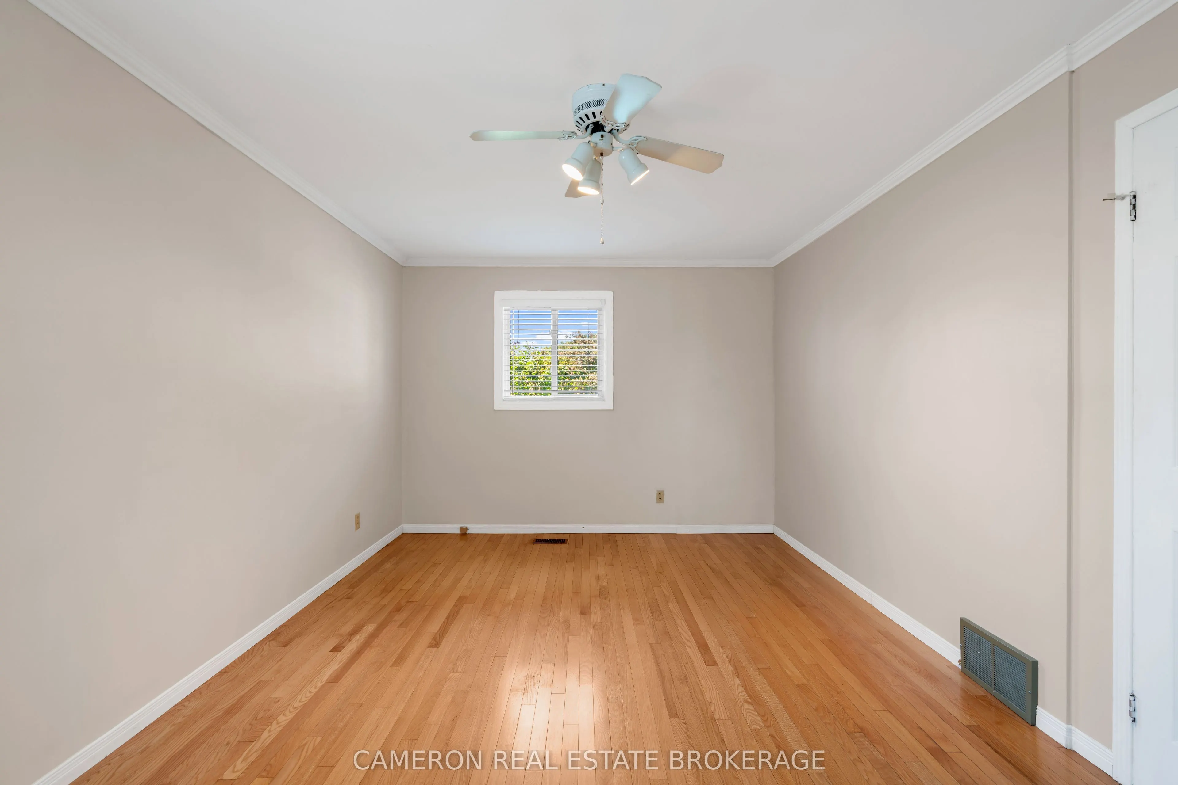 368 Angela Crescent