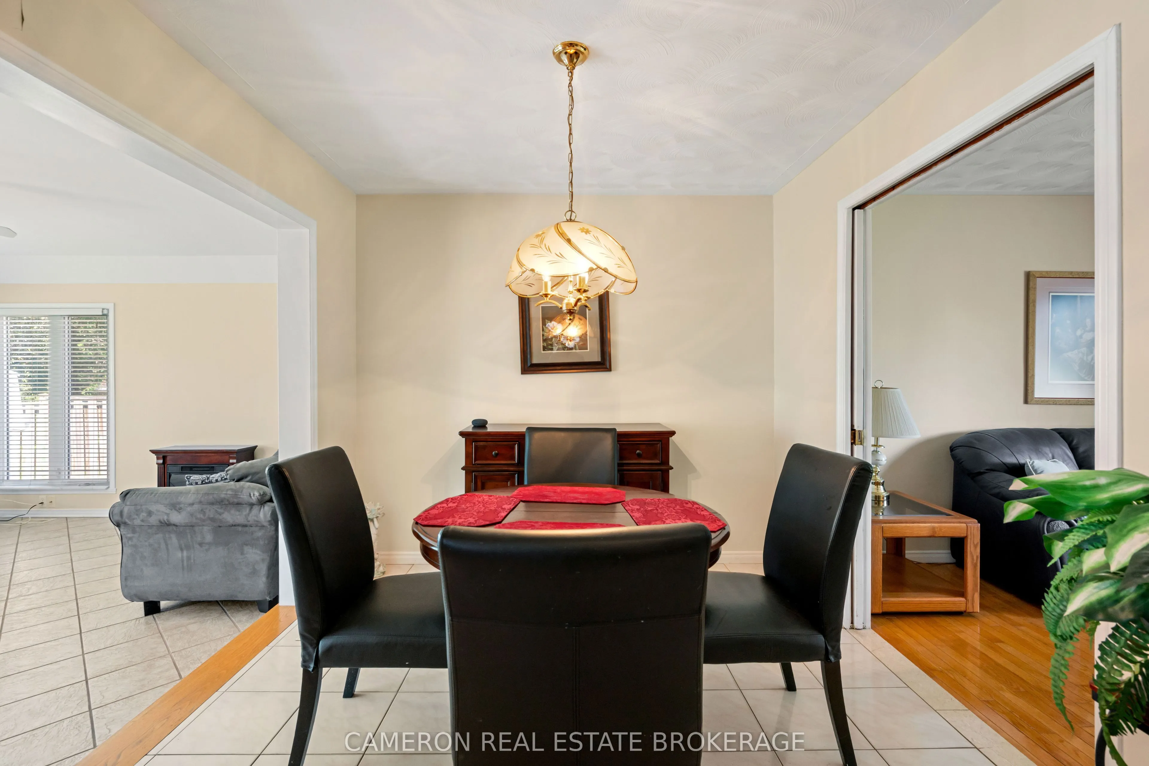 368 Angela Crescent