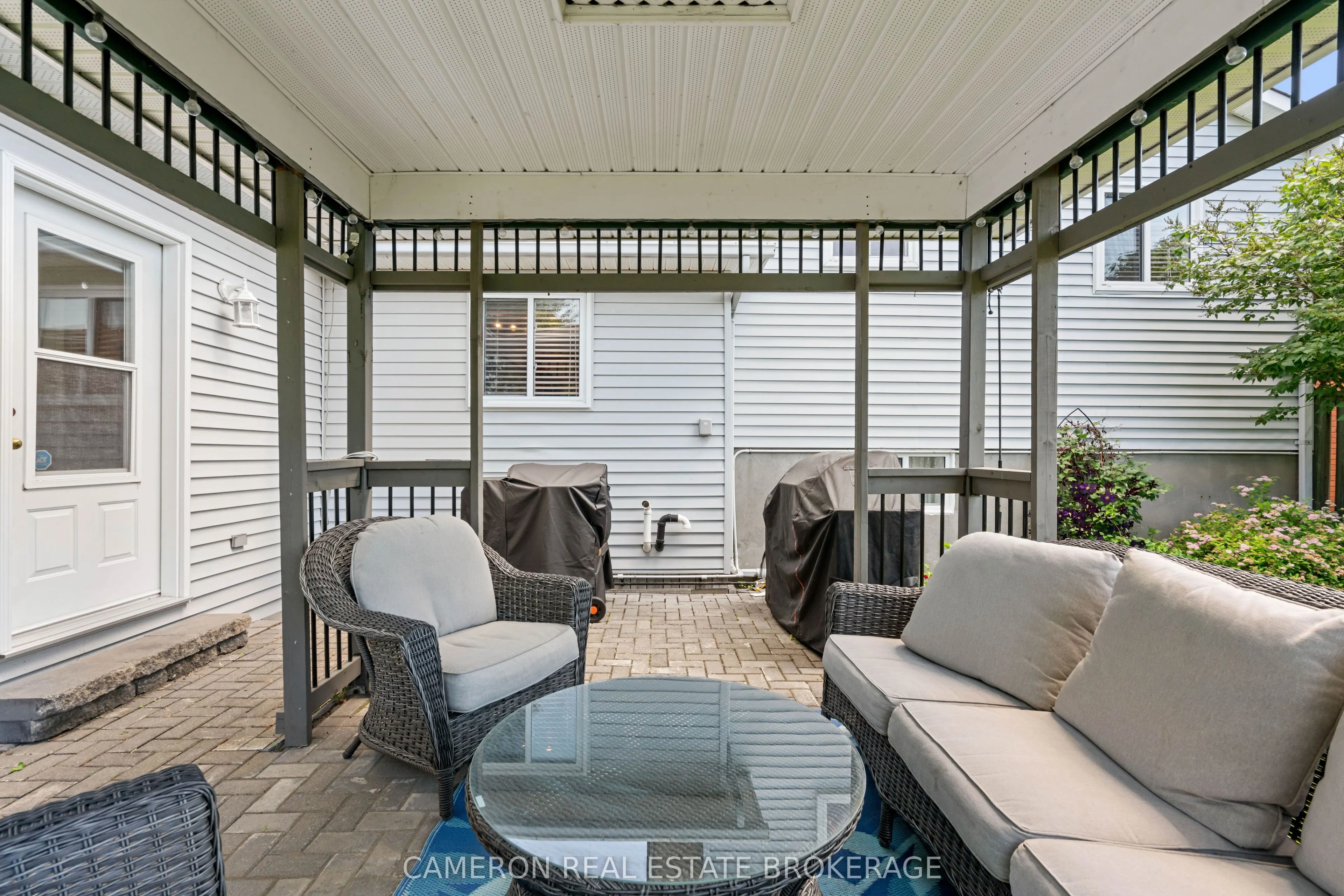 368 Angela Crescent
