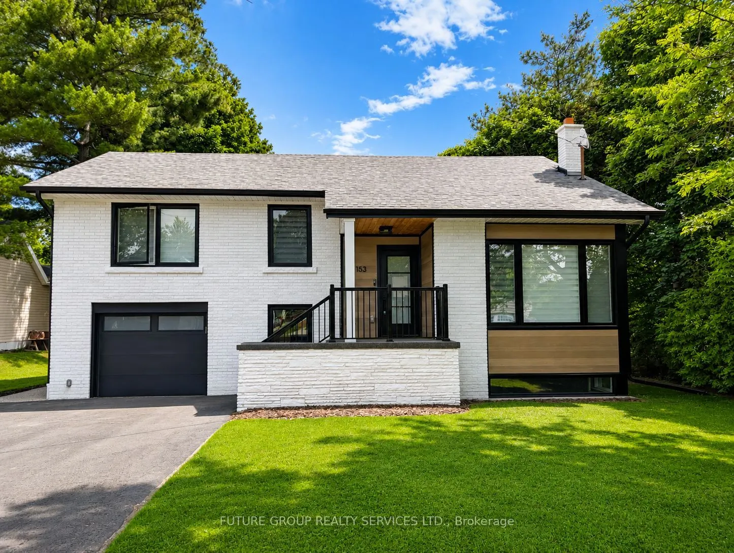 153 Daniel Street N
