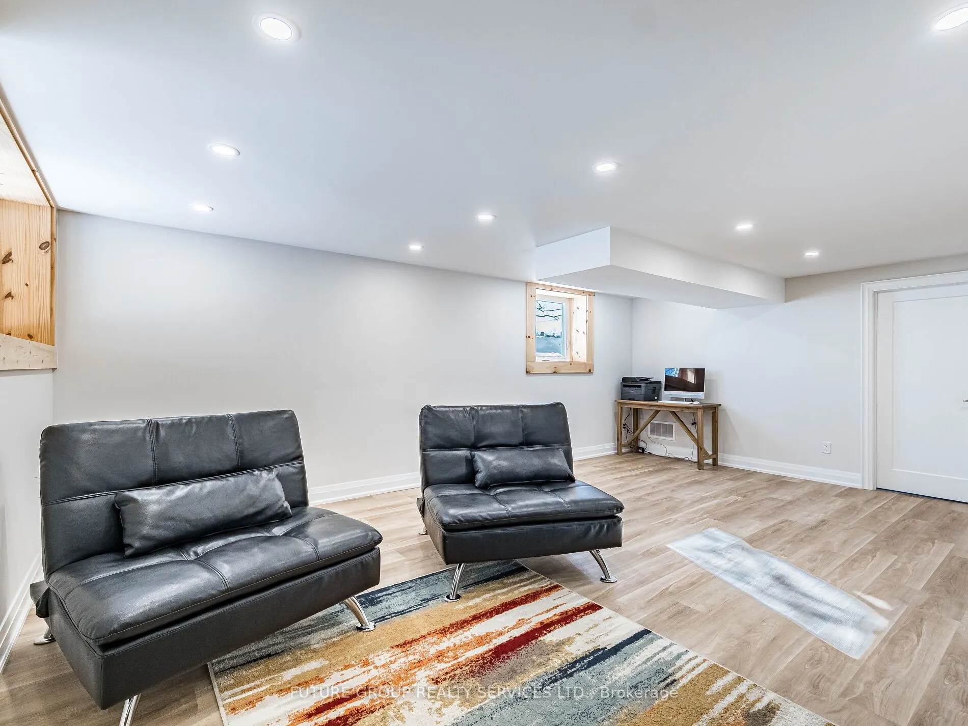 153 Daniel Street N
