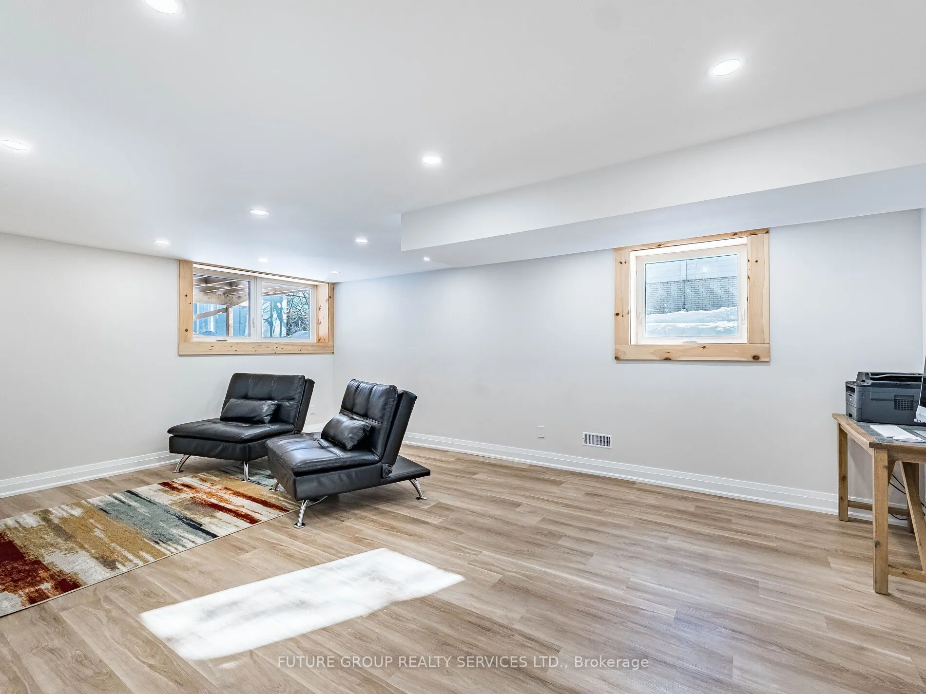153 Daniel Street N