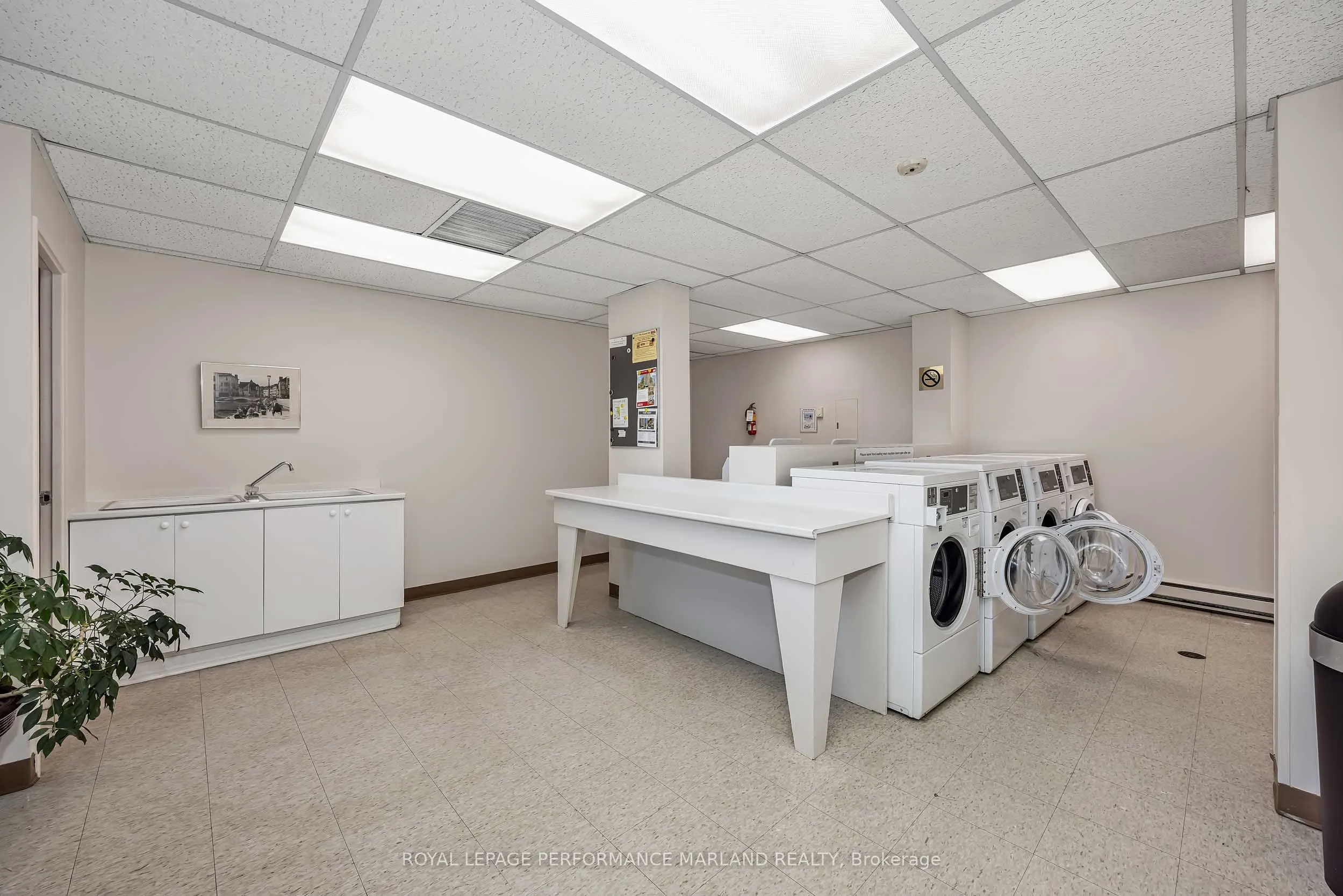 71 Somerset Street W #1903