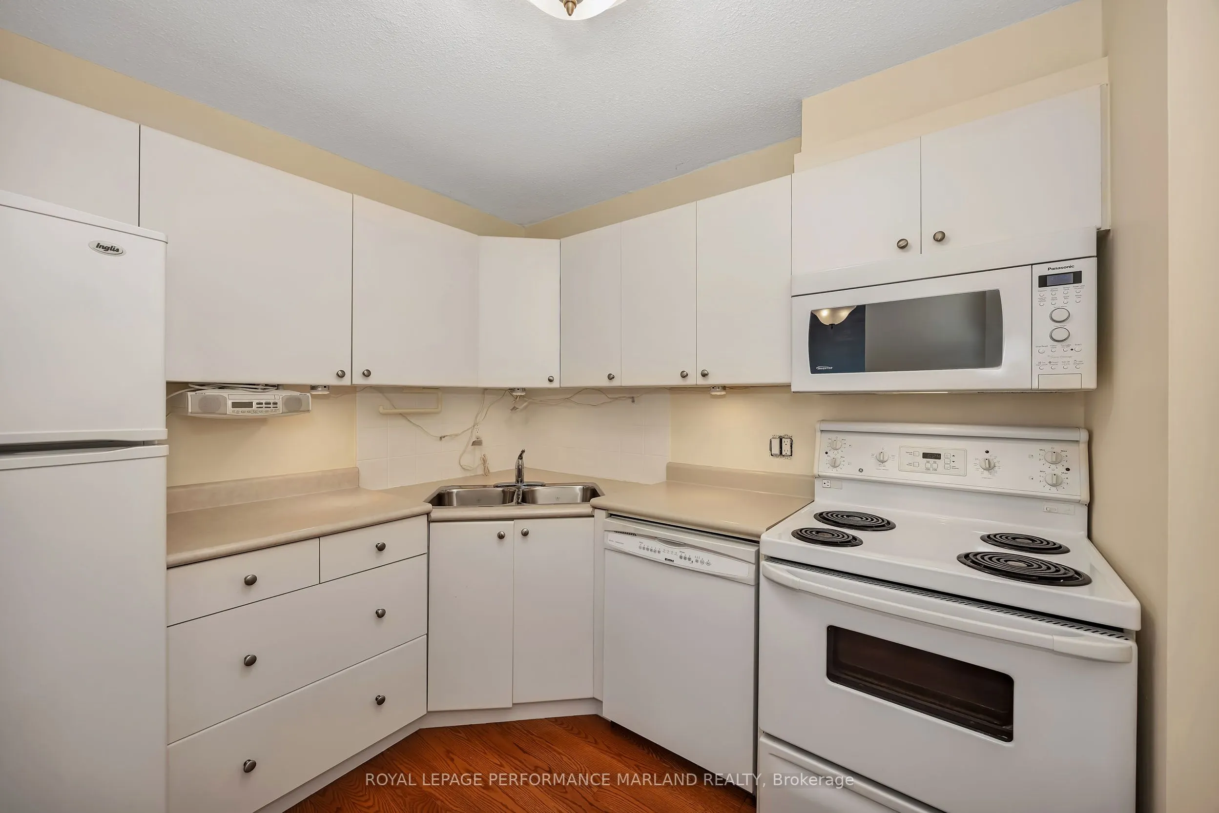 71 Somerset Street W #1903