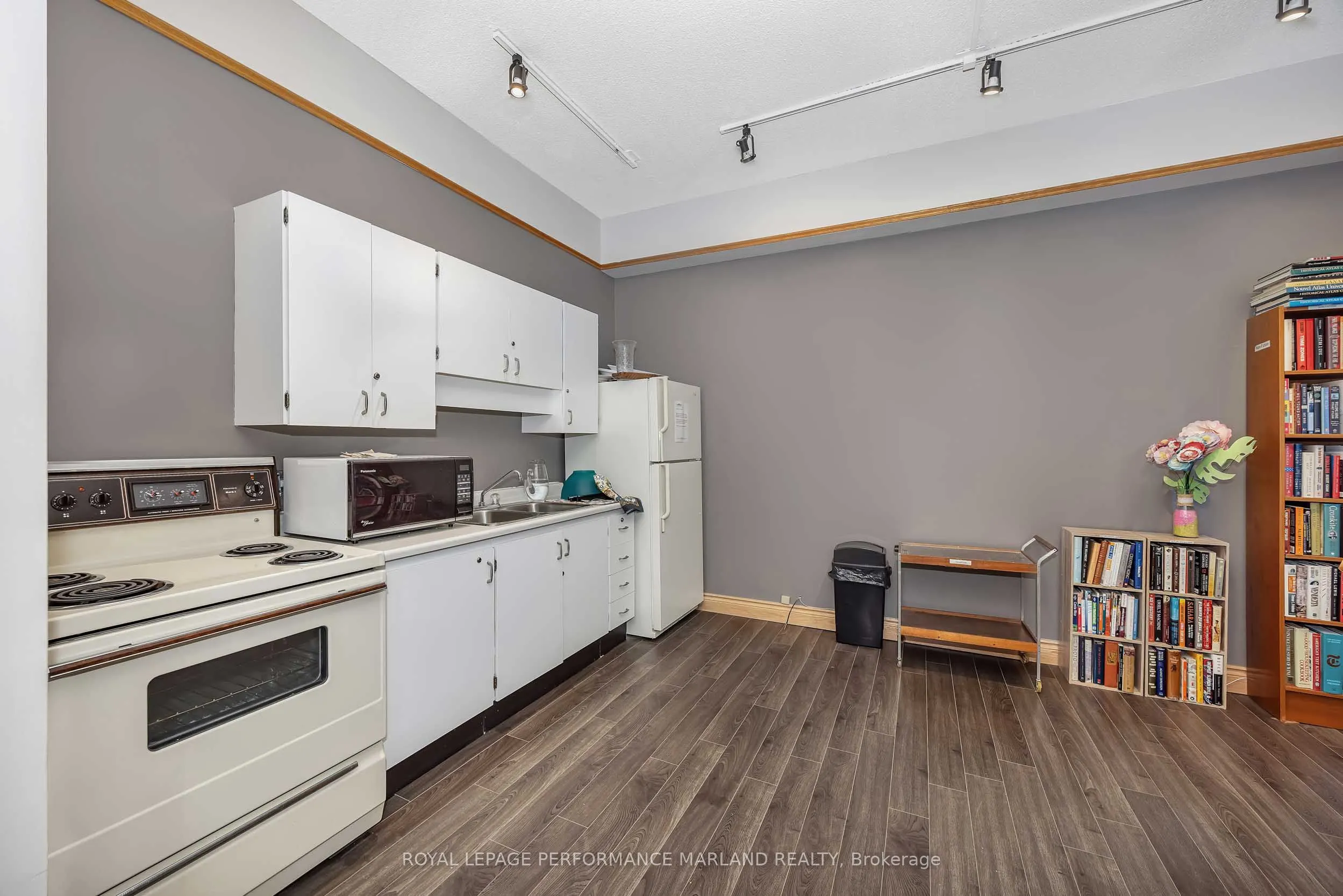 71 Somerset Street W #1903