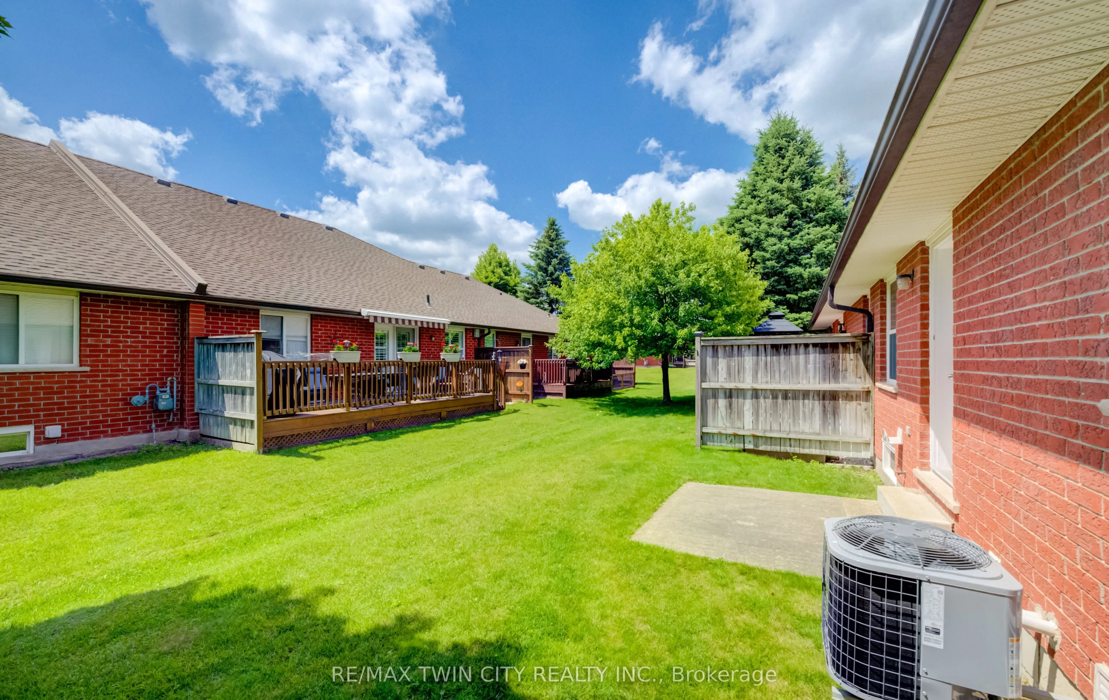 10 ISHERWOOD Avenue #18