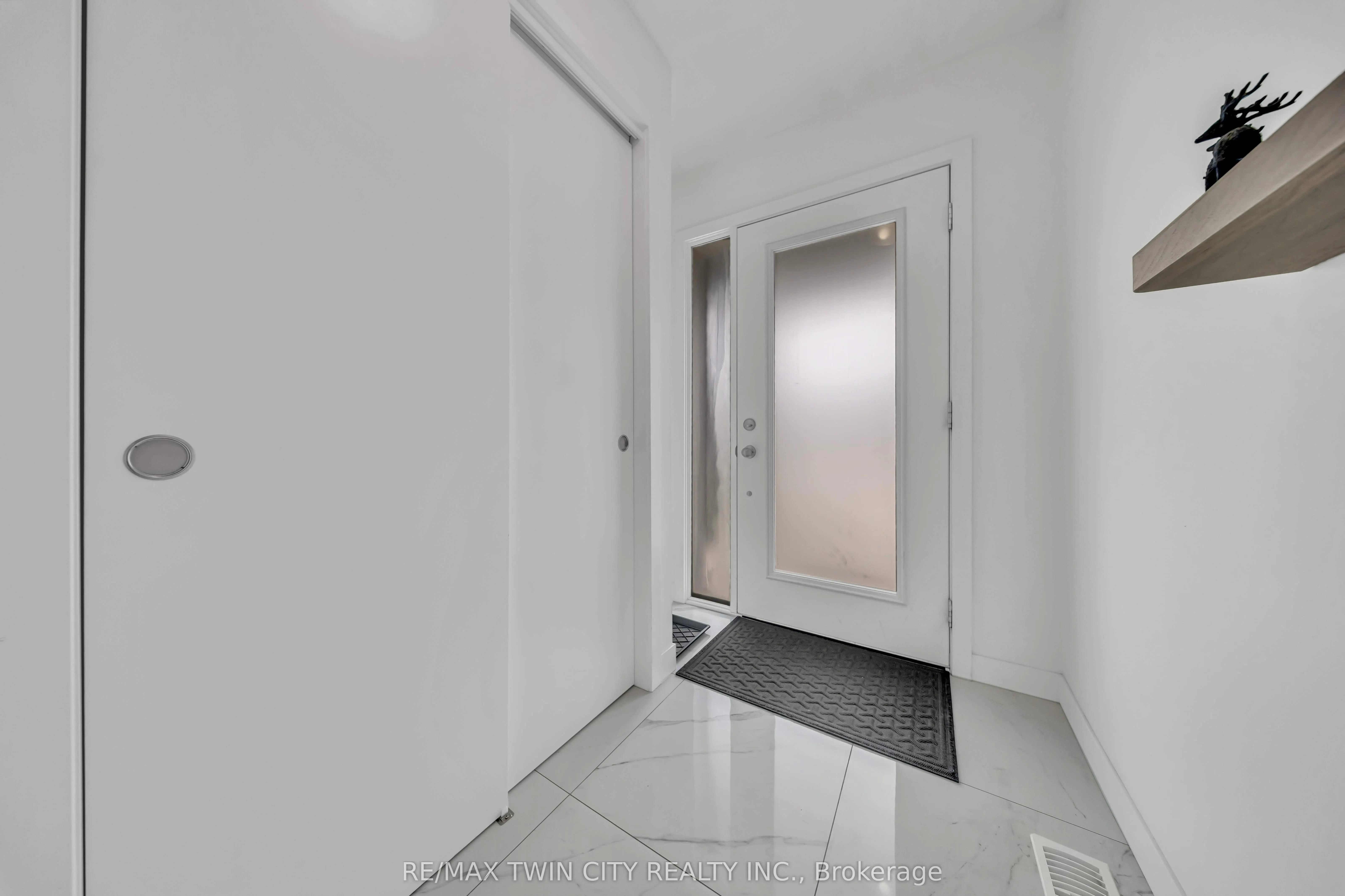 13 Pony Way