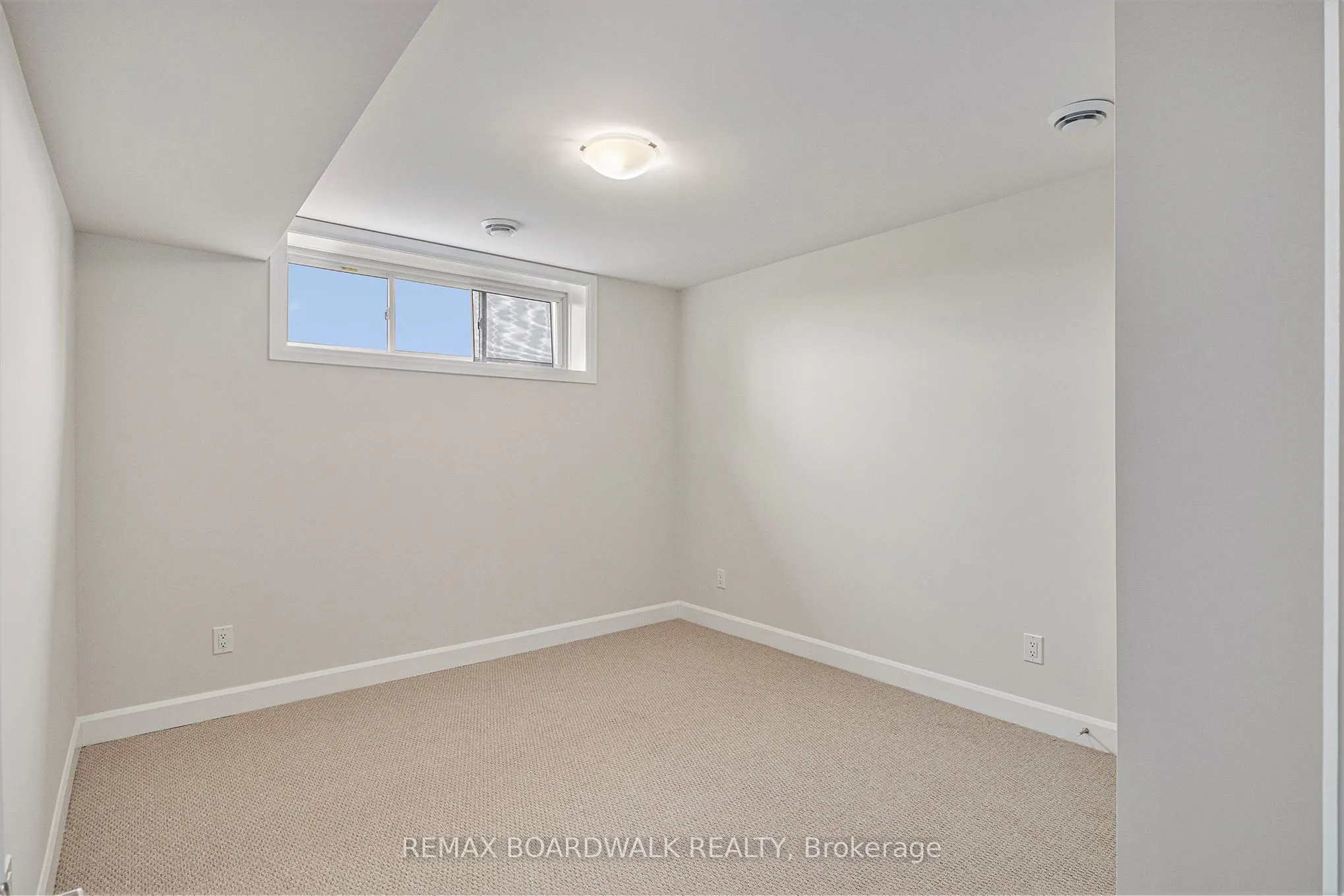 1141 Montblanc Crescent
