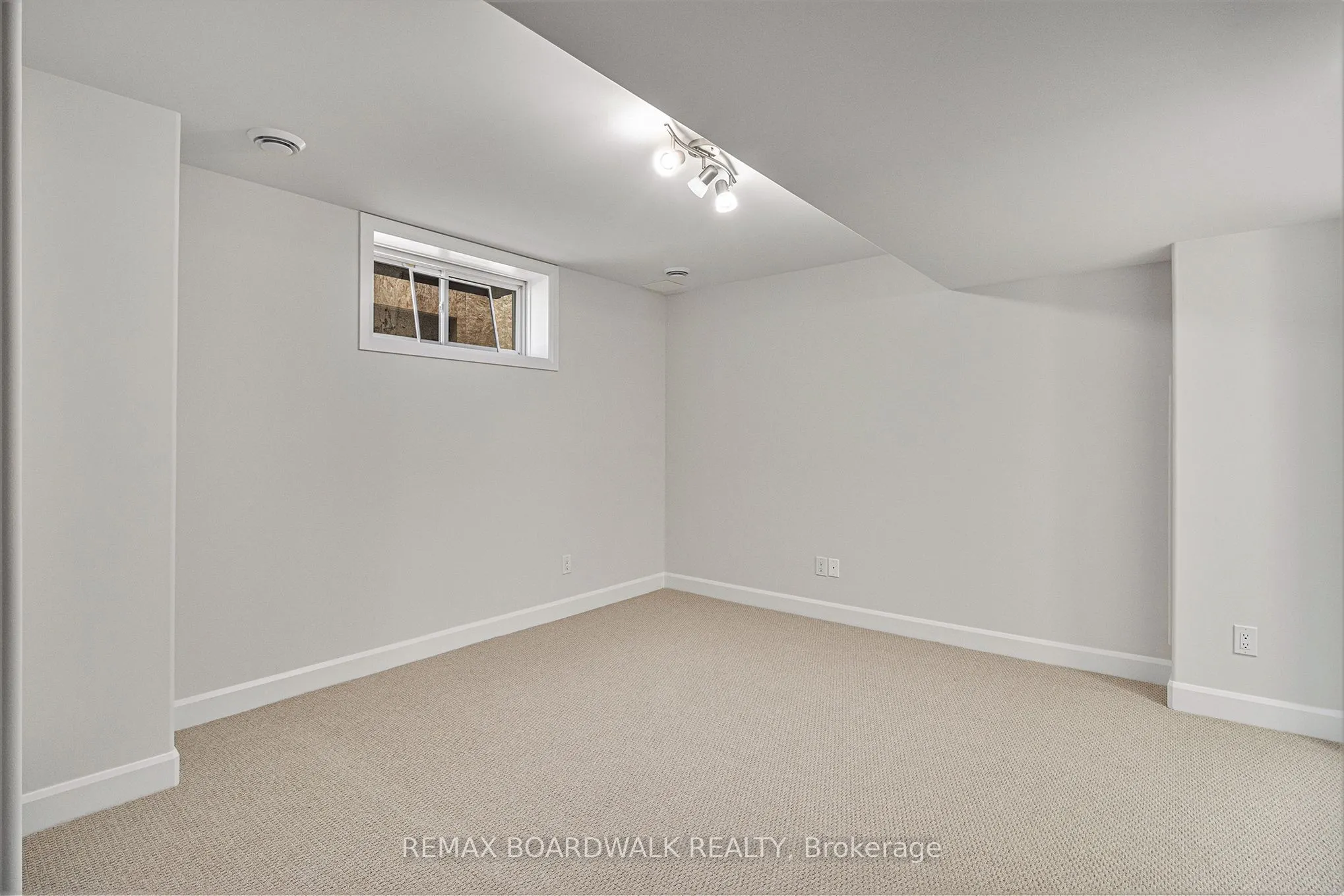 1141 Montblanc Crescent