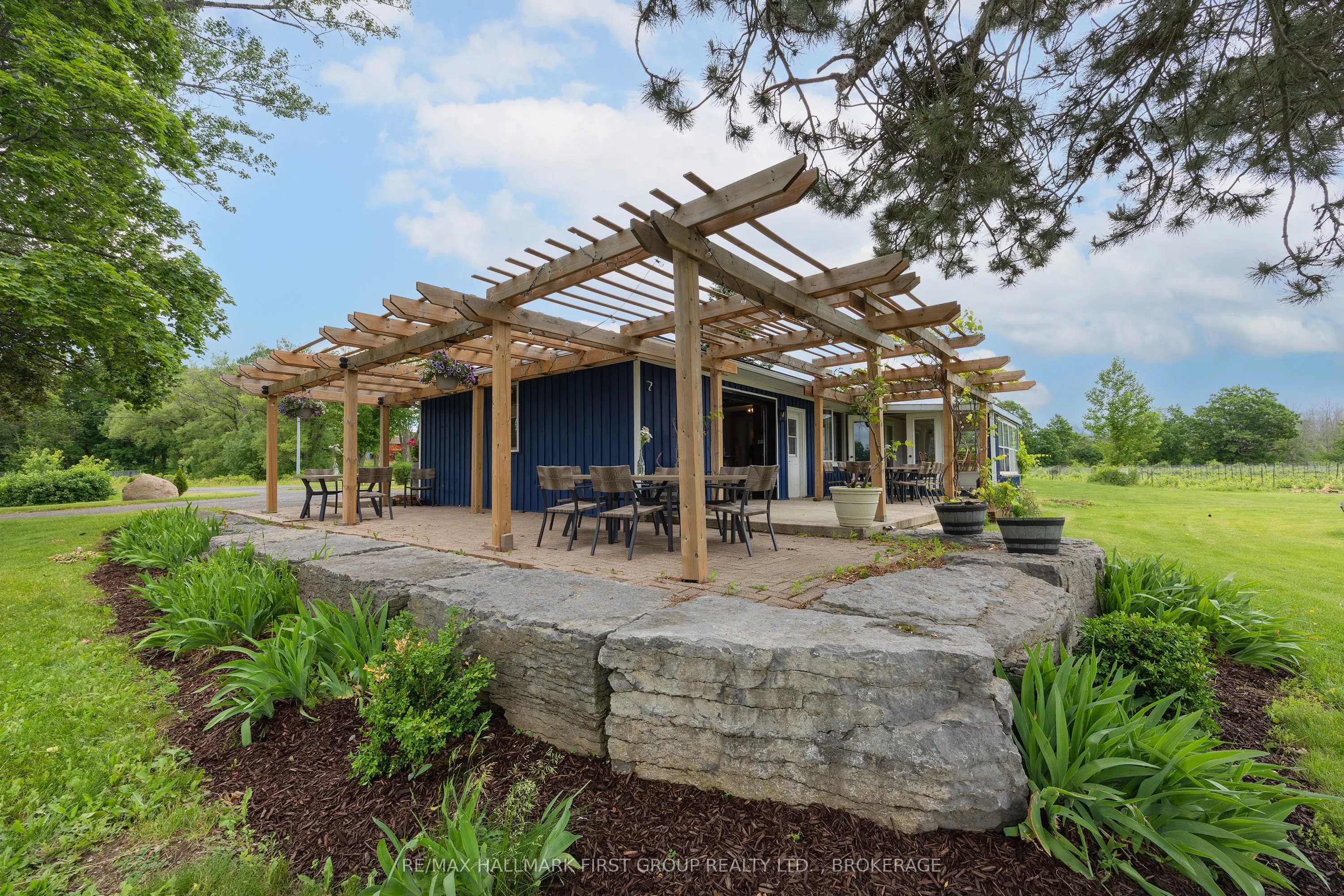 9656 Loyalist Parkway