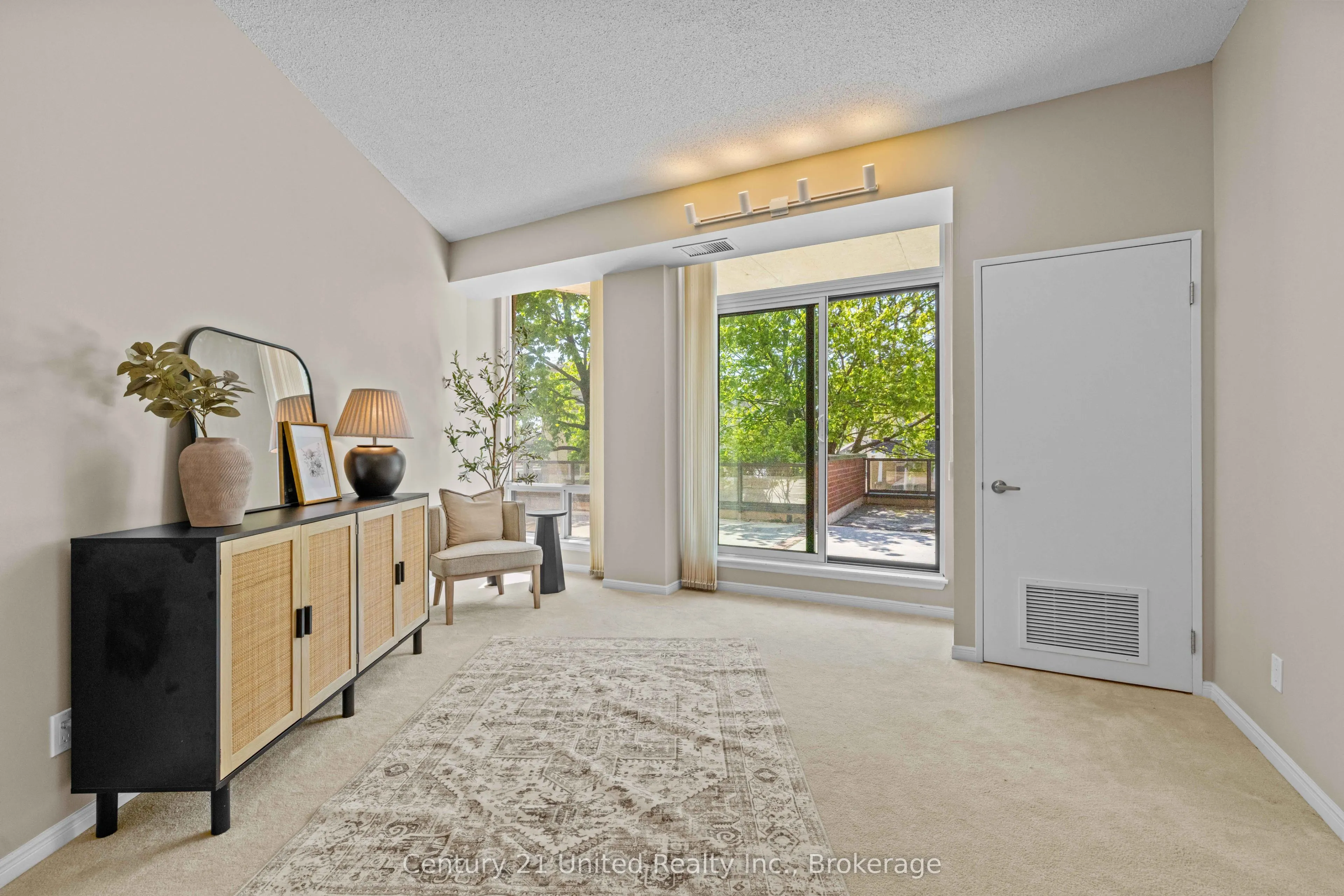 2 George Street N #104