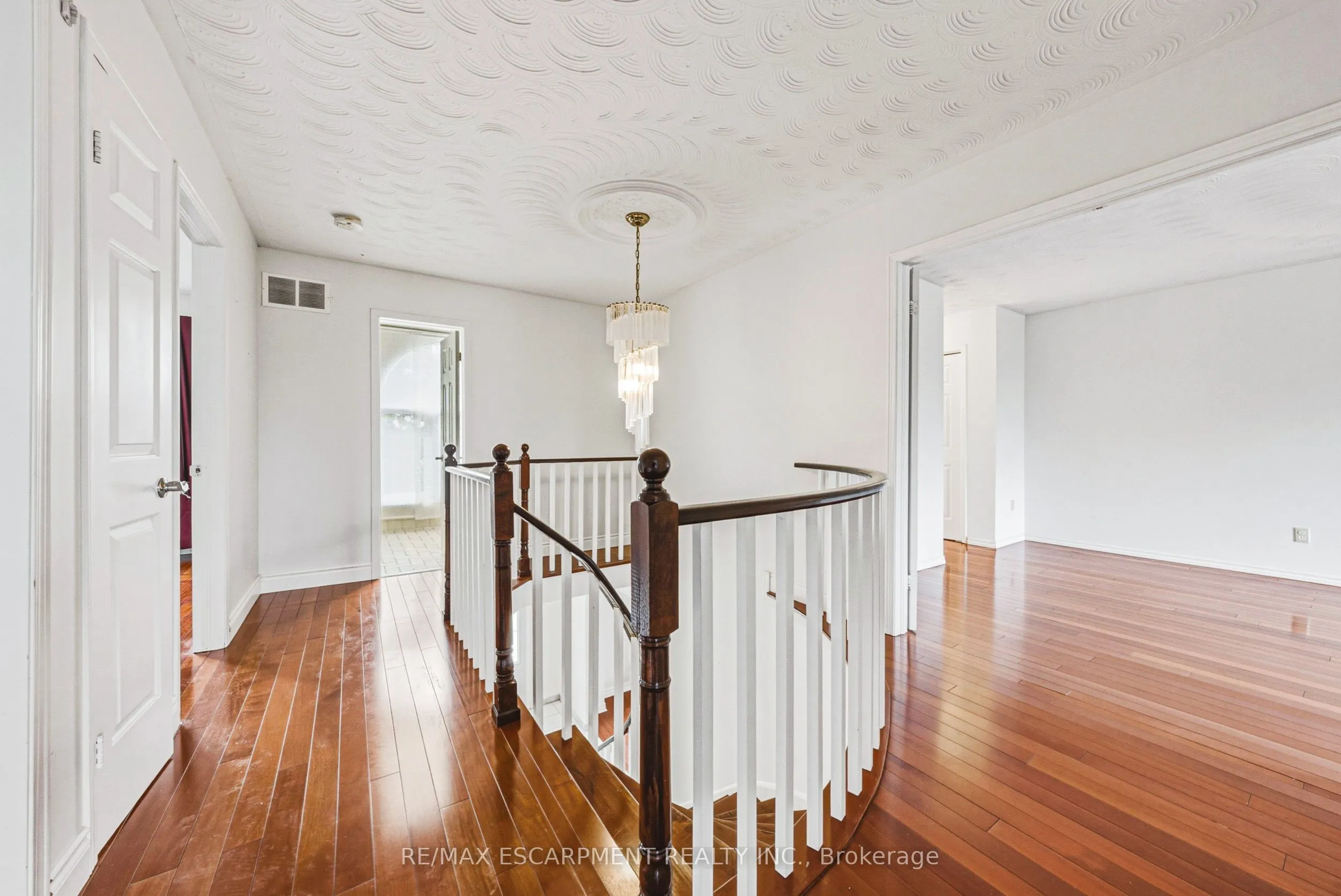 21 Moss Boulevard