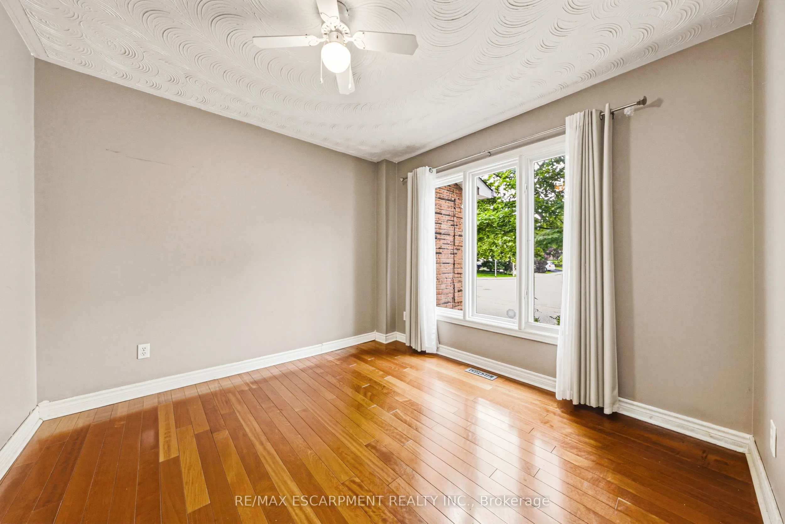 21 Moss Boulevard