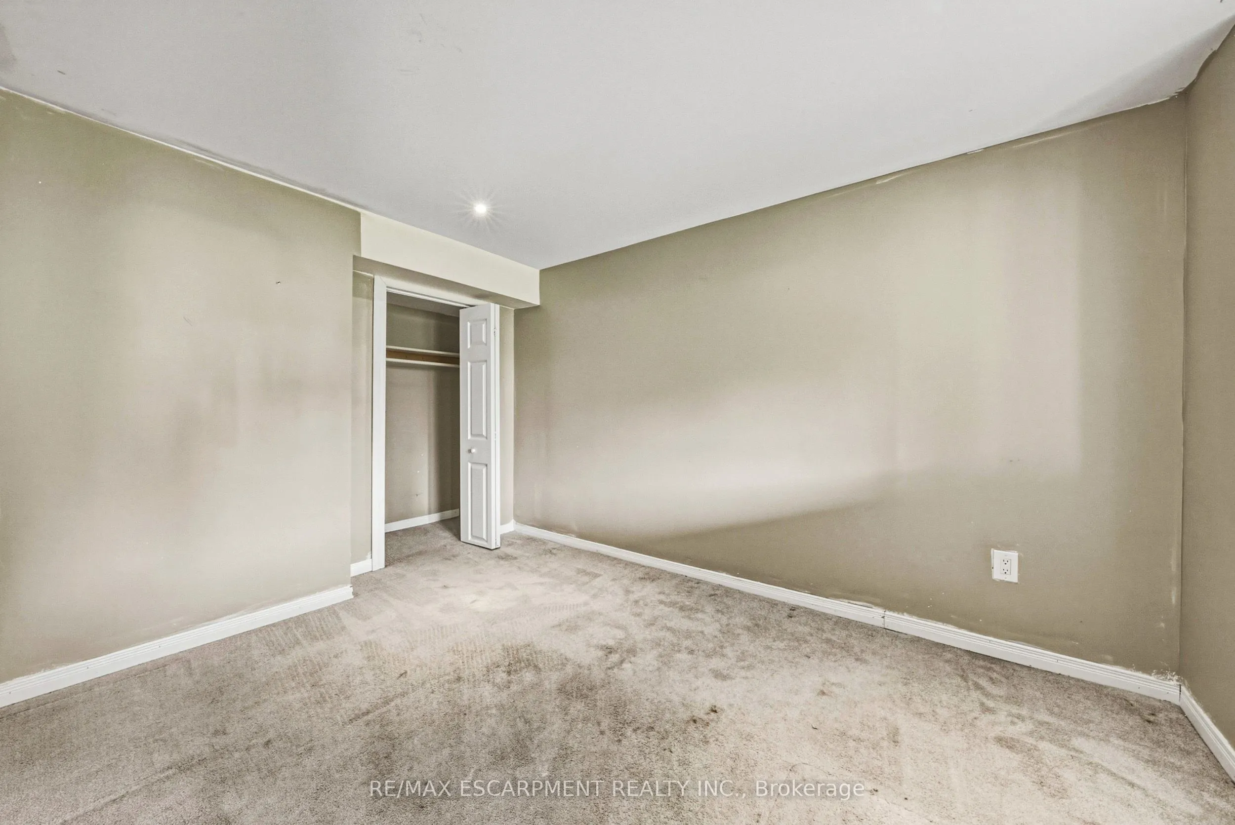 21 Moss Boulevard
