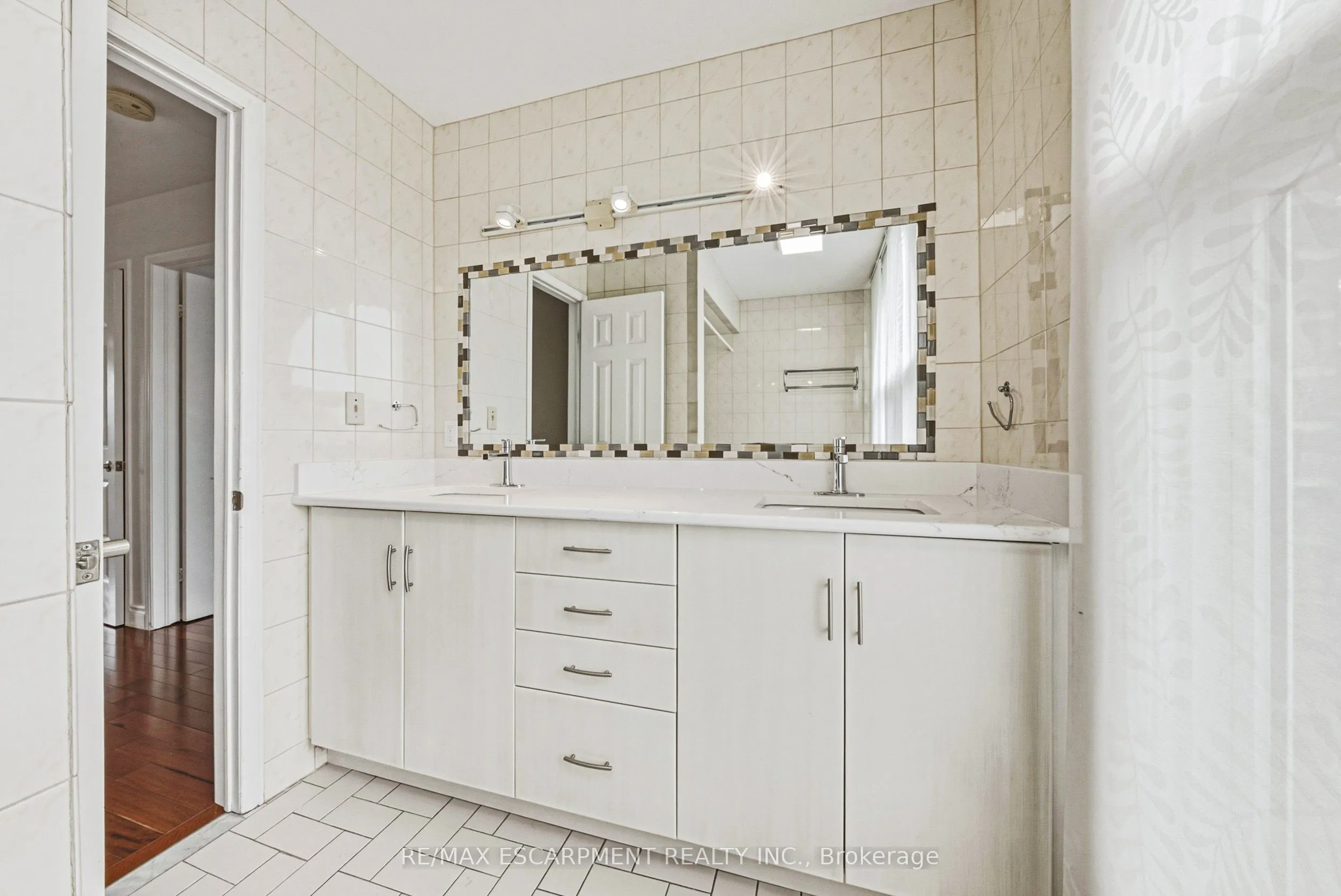 21 Moss Boulevard