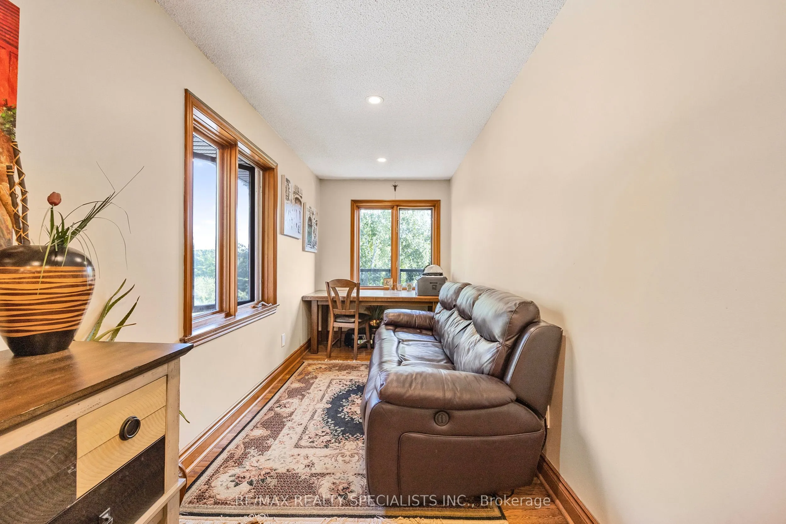 428239 25th Side Road