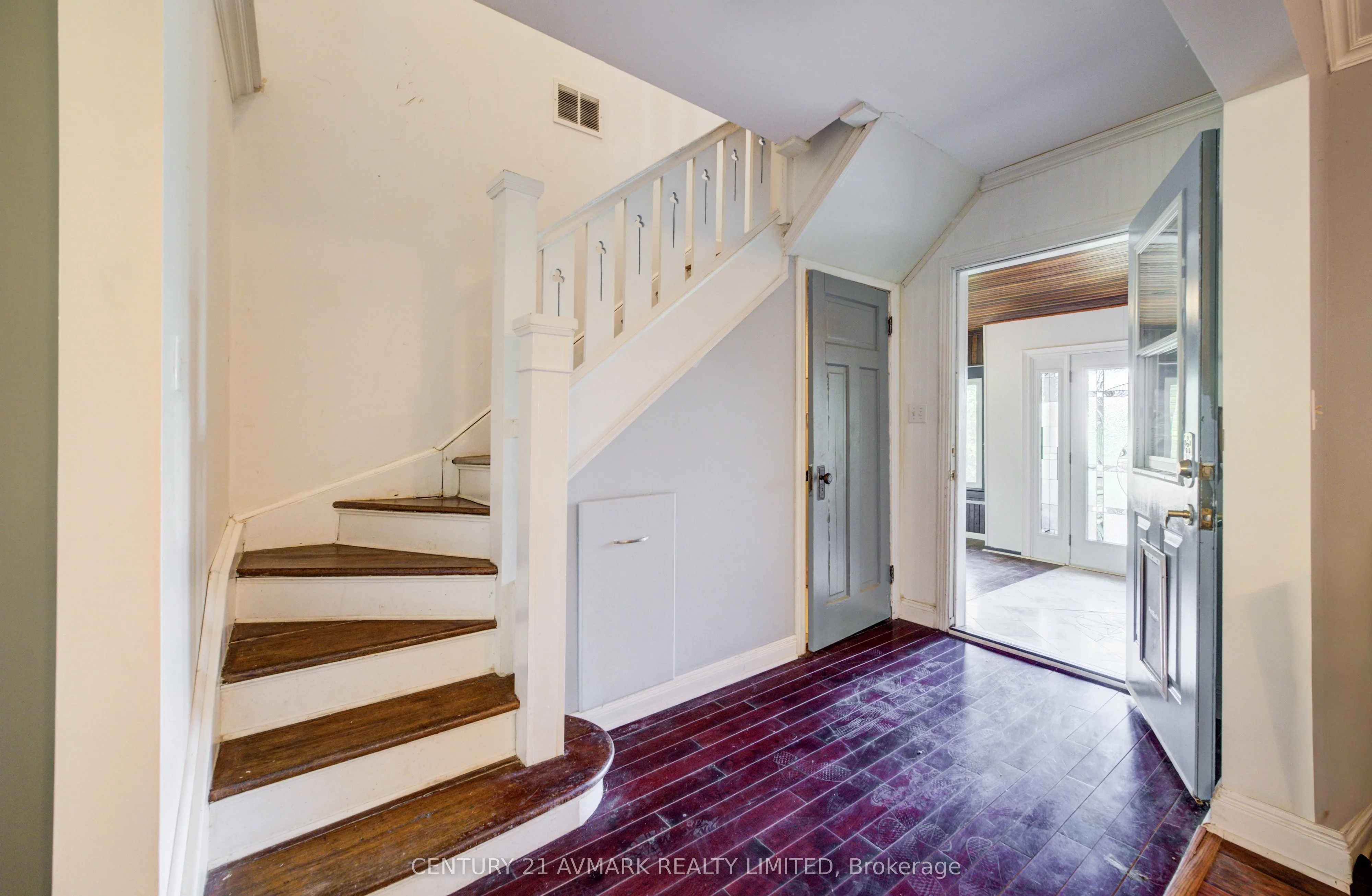3332 King Street