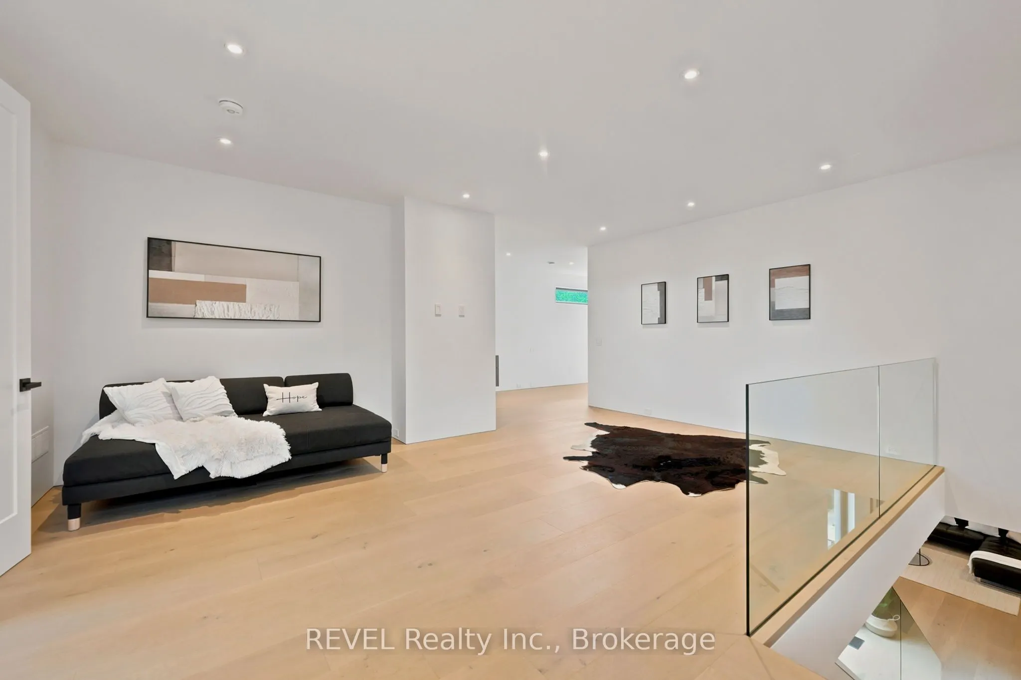 81 Mackenzie King Avenue