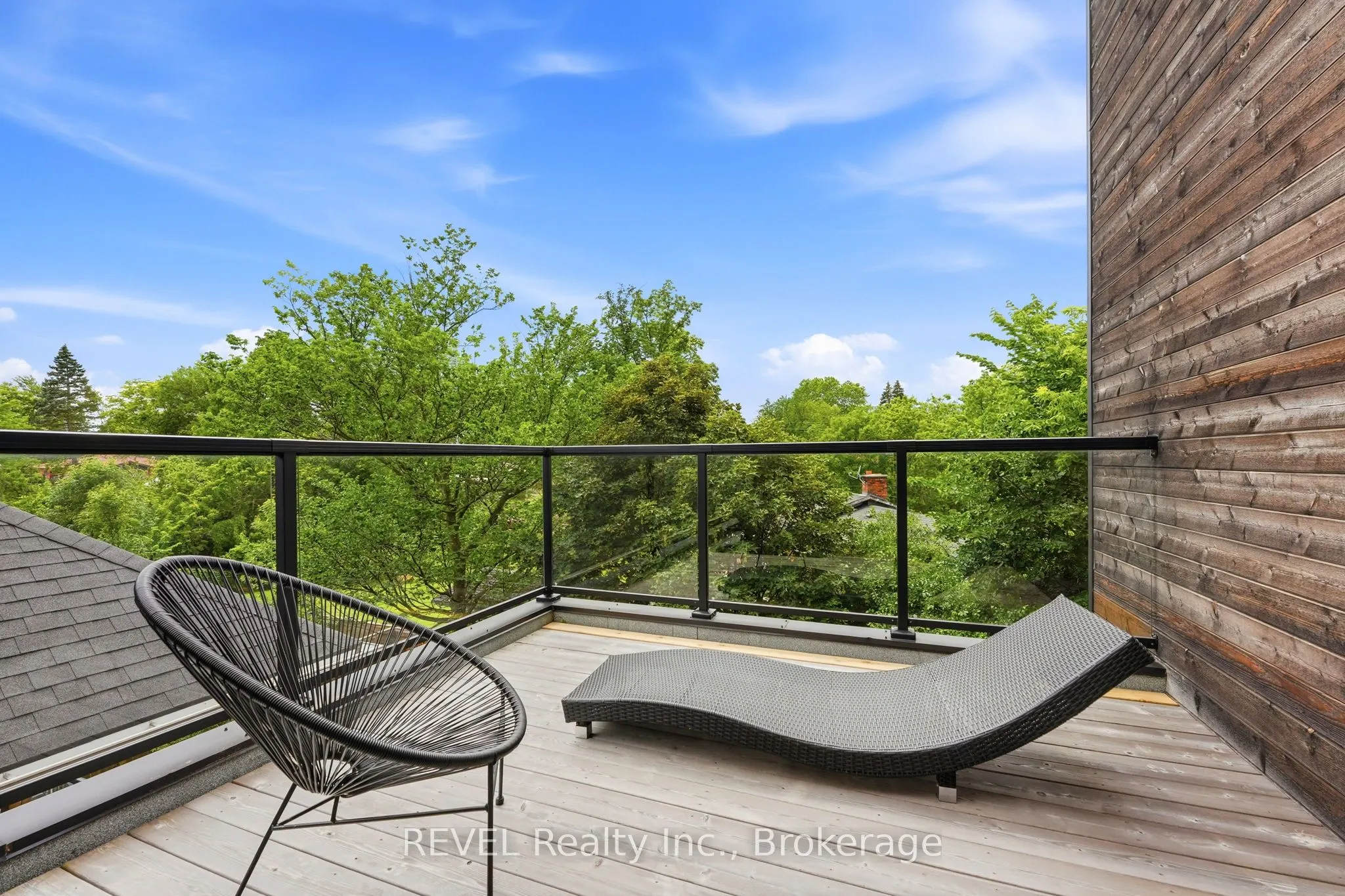 81 Mackenzie King Avenue