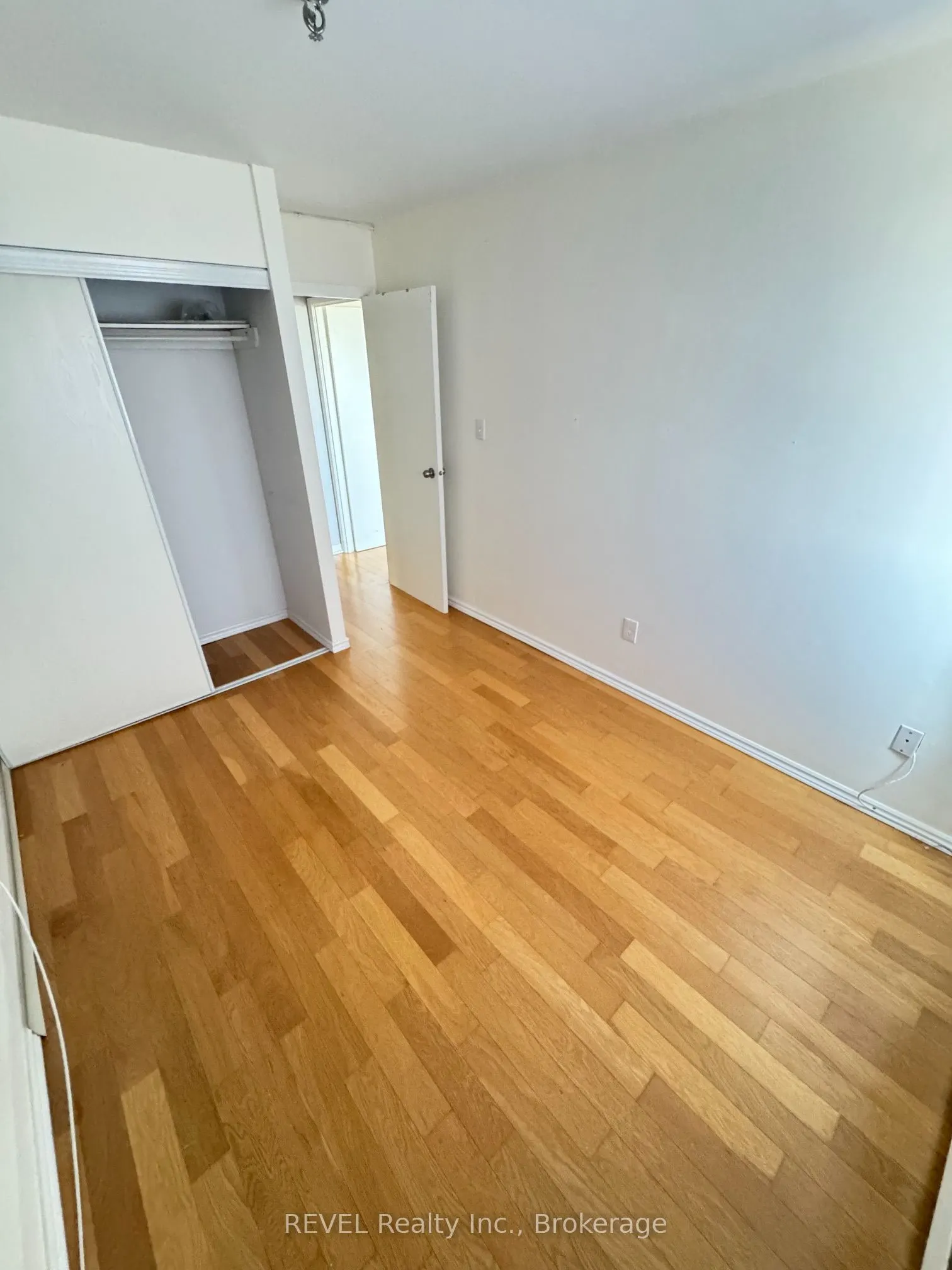 3955 Portage Road #401