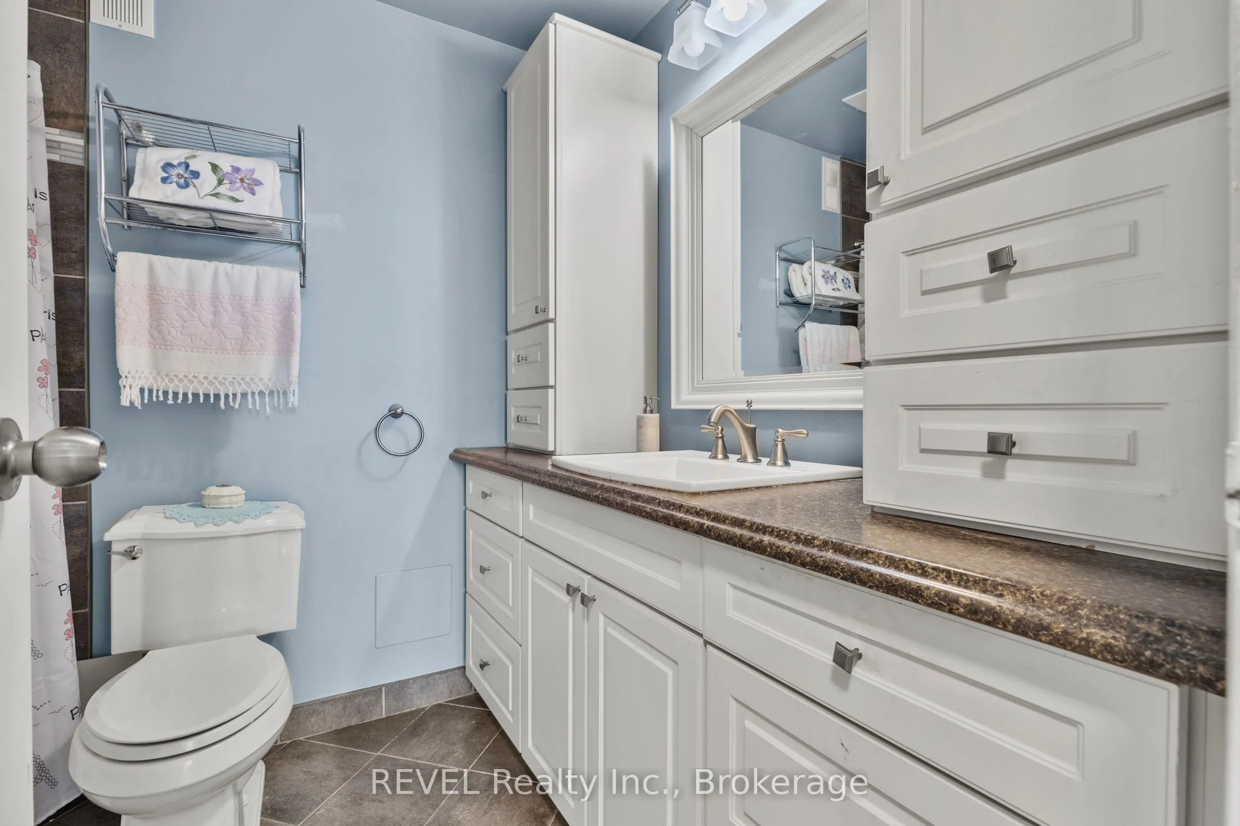 3955 Portage Road #401